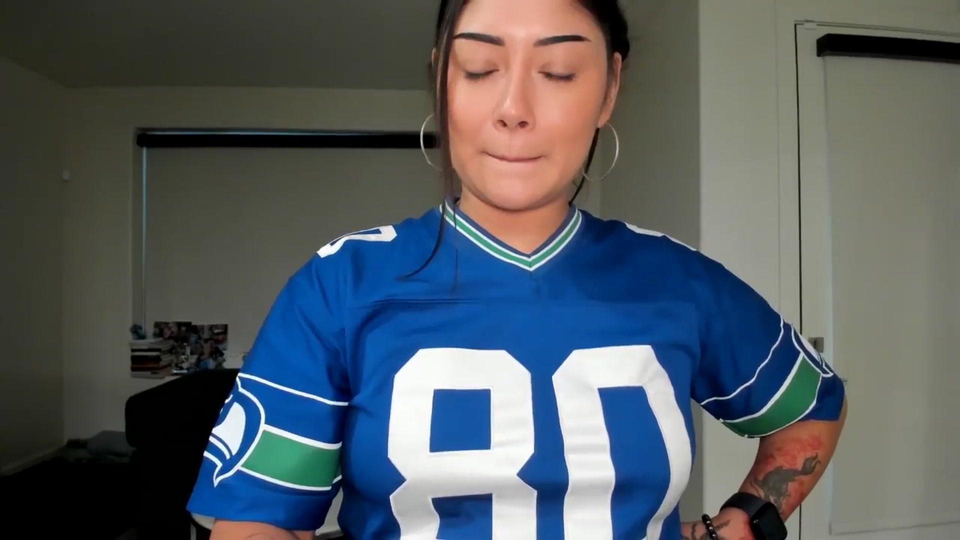 Gallery image thumbnail from YourGoddessLu's myfreecams stream on, 11/10/2025, 01:02 image 17 of 20