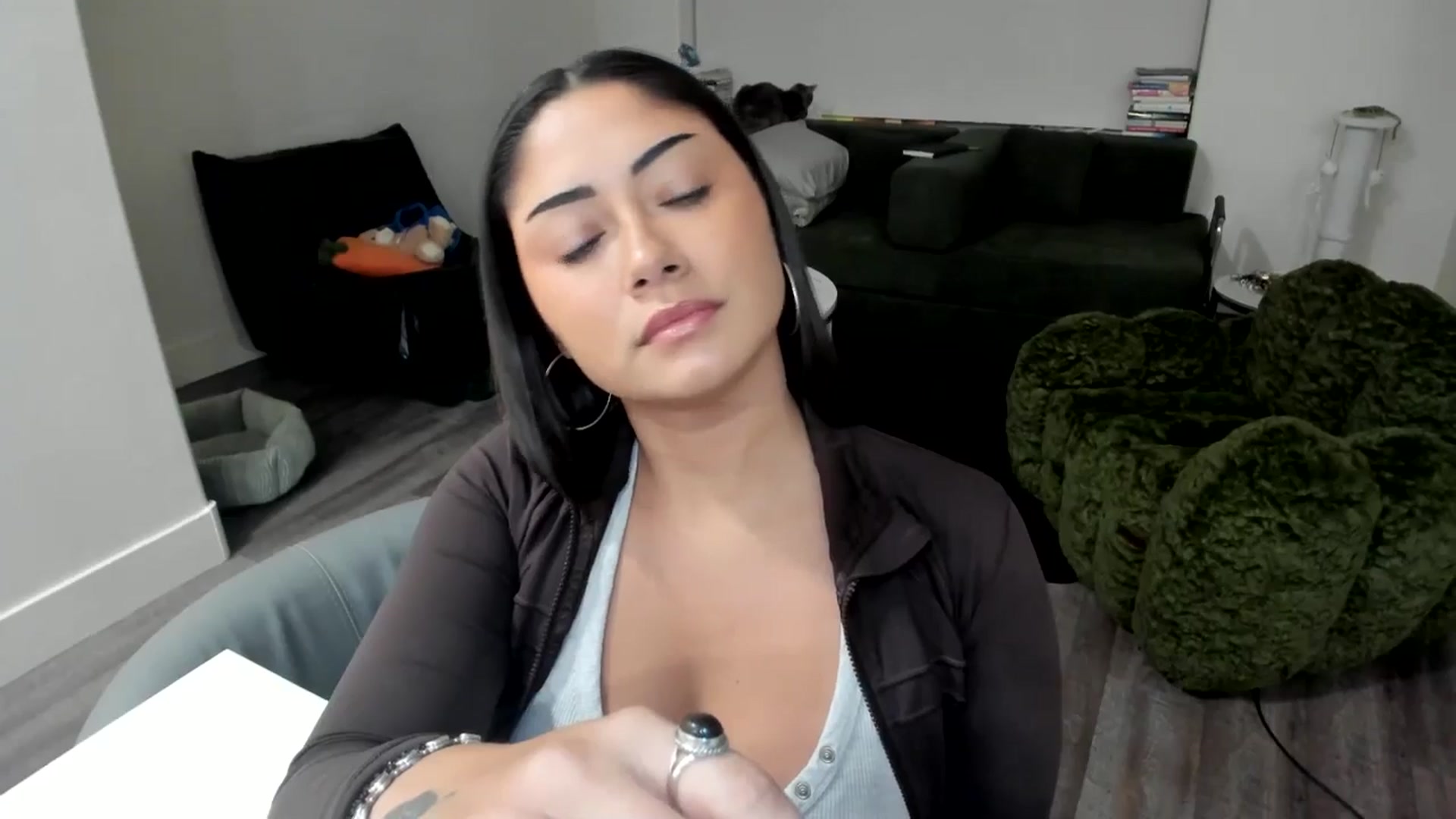 Gallery image thumbnail from YourGoddessLu's myfreecams stream on, 11/11/2025, 02:10 image 11 of 20