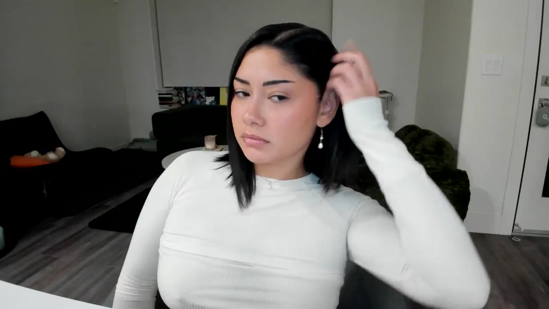 Gallery image thumbnail from YourGoddessLu's myfreecams stream on, 11/12/2025, 02:41 image 3 of 20