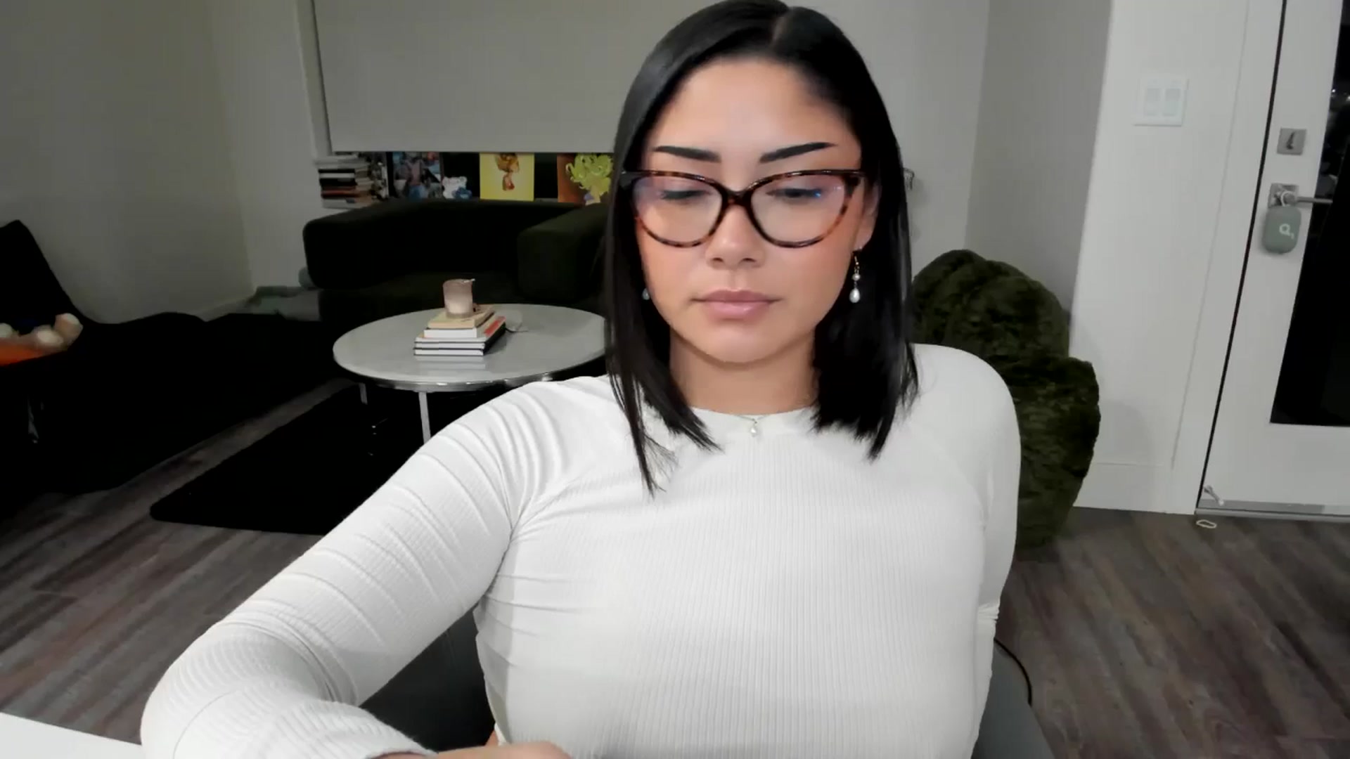 Gallery image thumbnail from YourGoddessLu's myfreecams stream on, 11/12/2025, 02:41 image 15 of 20