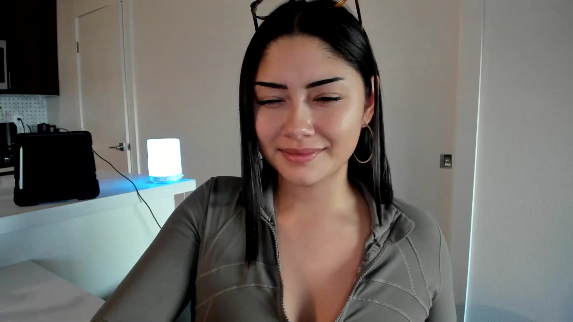 Gallery image thumbnail from YourGoddessLu's myfreecams stream on, 11/14/2025, 24:45 image 18 of 20
