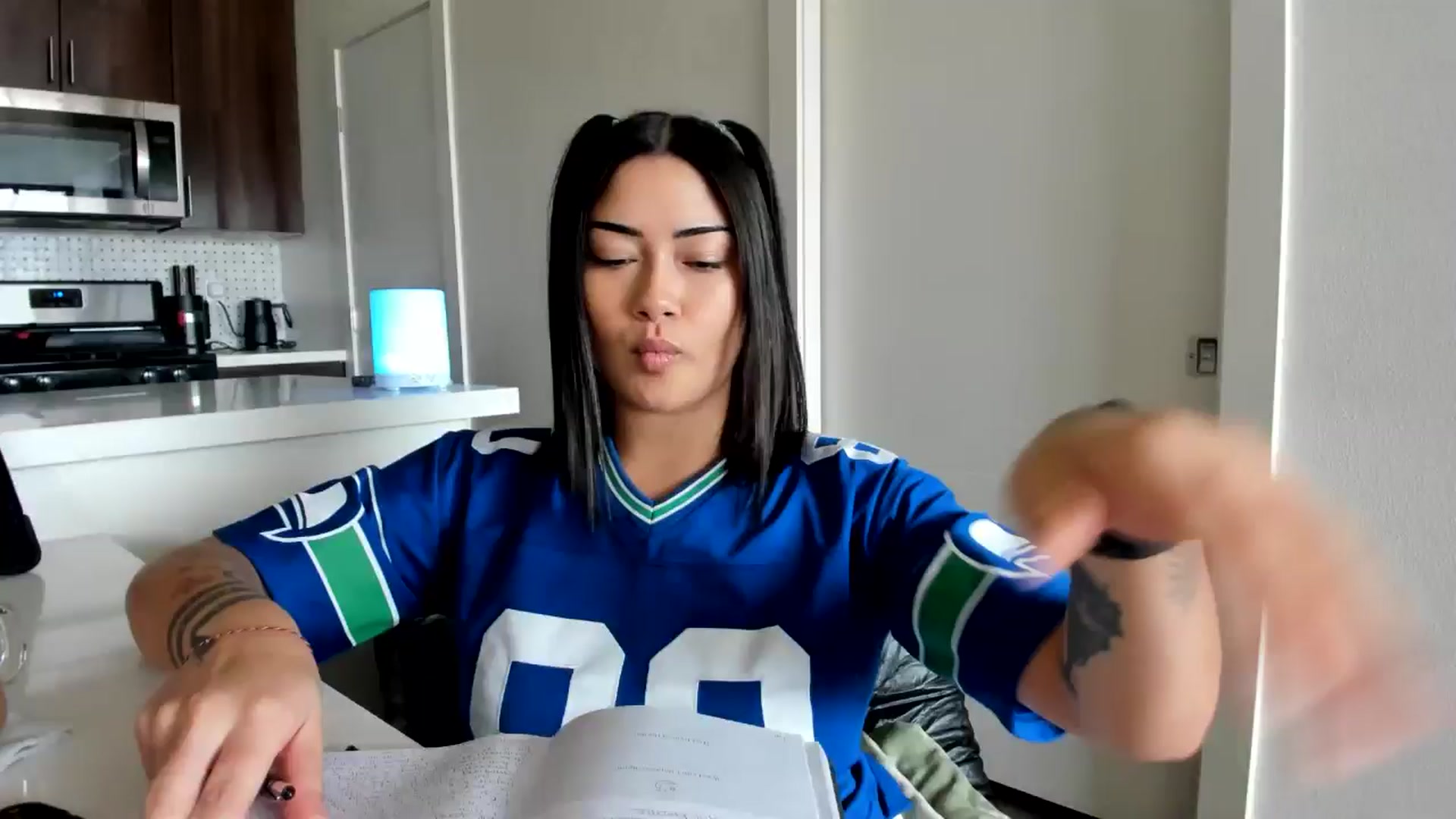 Gallery image thumbnail from YourGoddessLu's myfreecams stream on, 11/16/2025, 21:31 image 6 of 20
