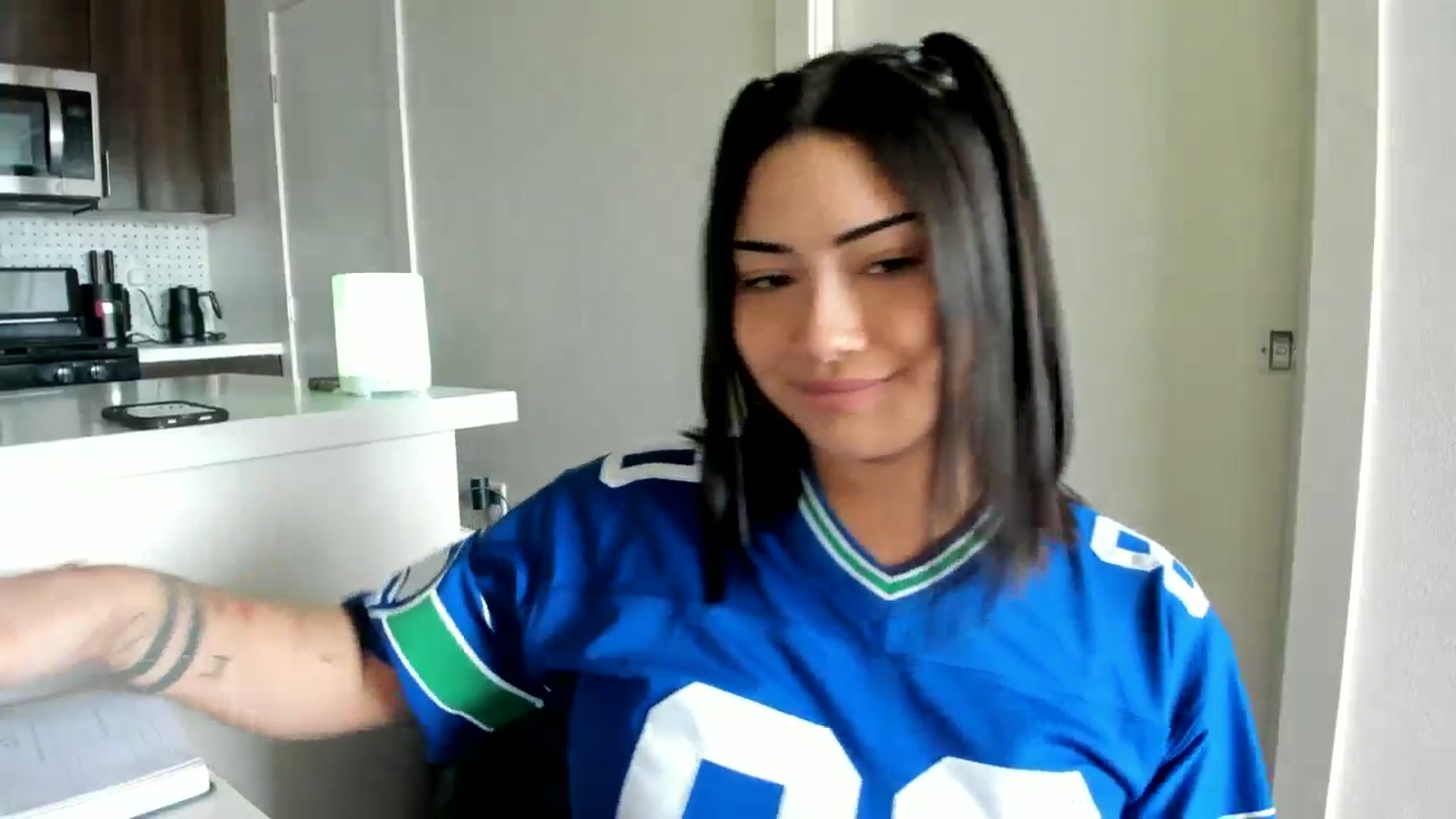 Gallery image thumbnail from YourGoddessLu's myfreecams stream on, 11/16/2025, 21:31 image 16 of 20