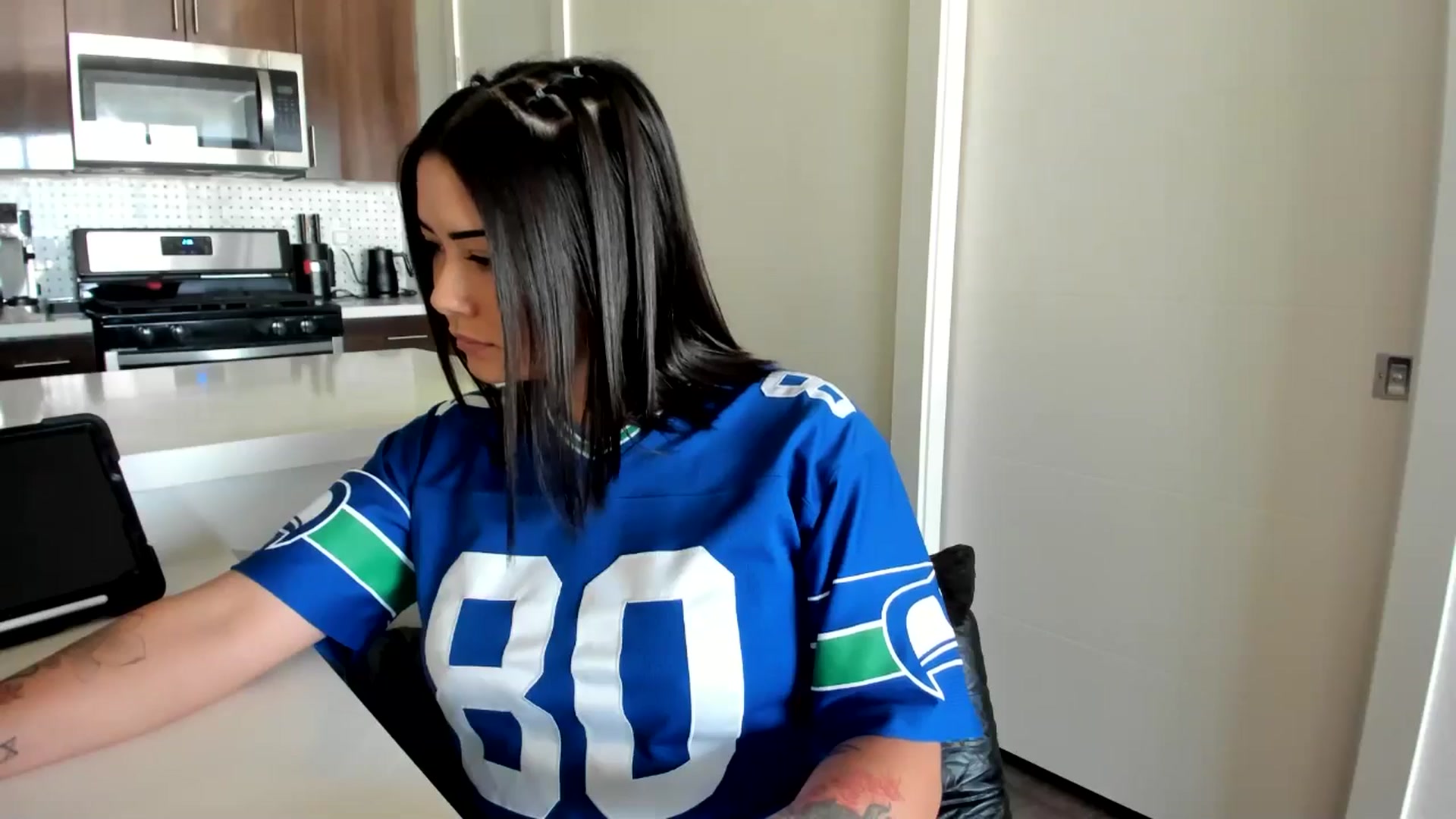 Gallery image thumbnail from YourGoddessLu's myfreecams stream on, 11/17/2025, 01:40 image 6 of 20
