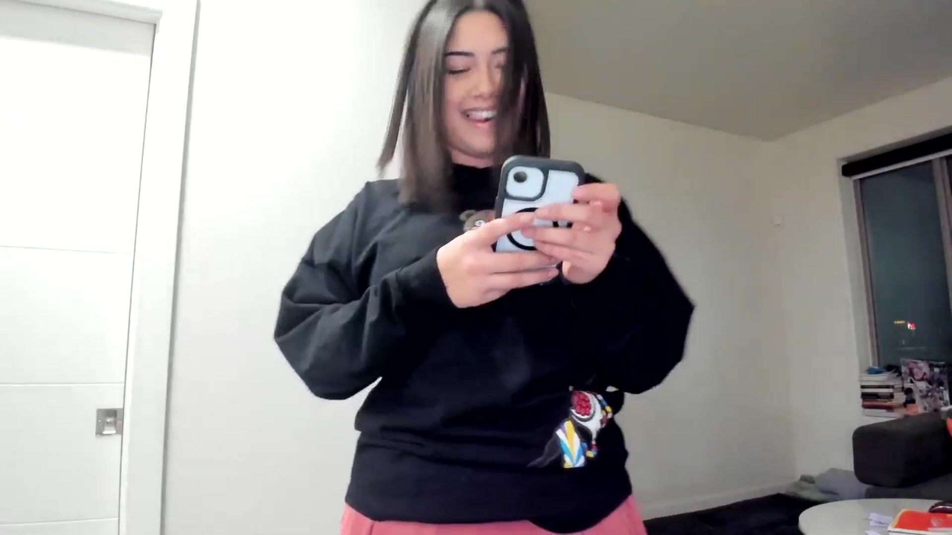 Gallery image thumbnail from YourGoddessLu's myfreecams stream on, 11/17/2025, 01:55 image 19 of 20