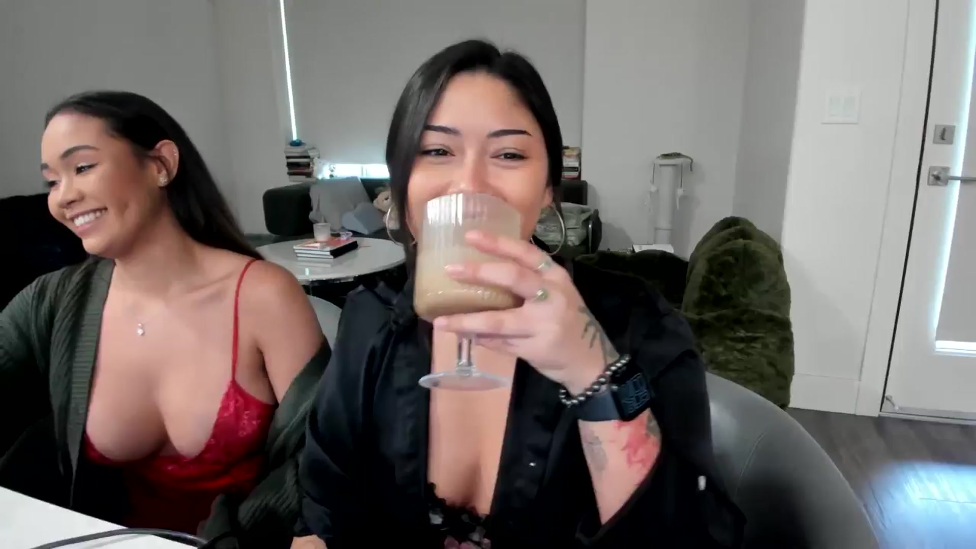 Gallery image thumbnail from YourGoddessLu's myfreecams stream on, 11/17/2025, 23:33 image 5 of 20