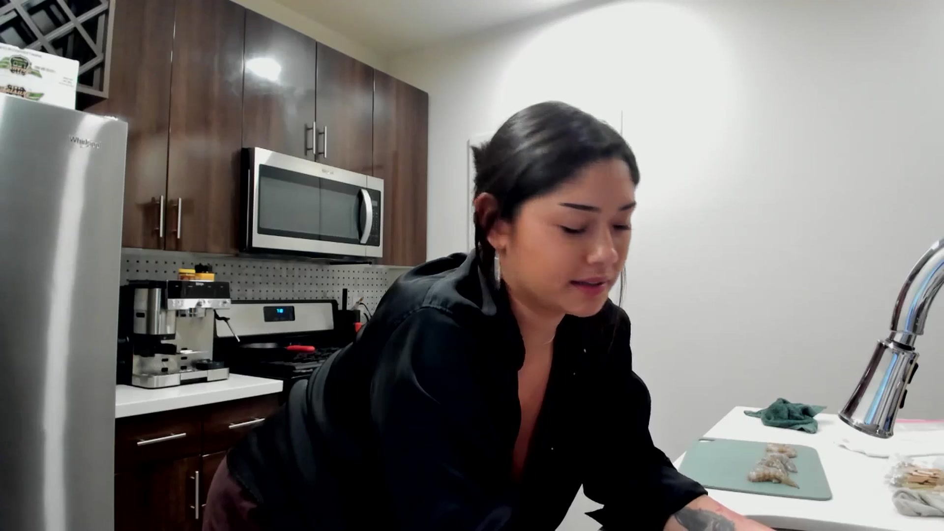 Gallery image thumbnail from YourGoddessLu's myfreecams stream on, 11/18/2025, 04:10 image 15 of 20