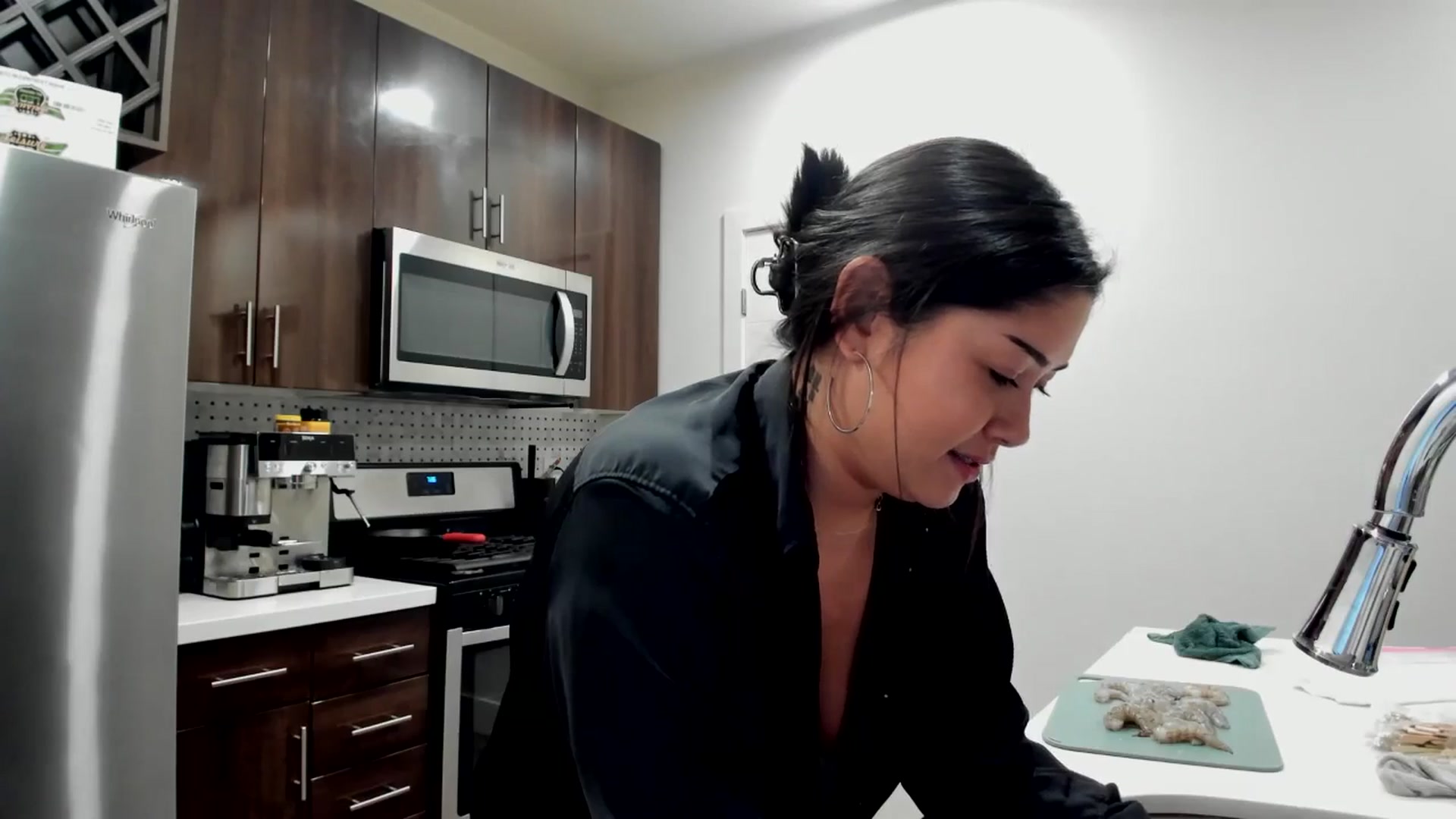 Gallery image thumbnail from YourGoddessLu's myfreecams stream on, 11/18/2025, 04:10 image 16 of 20