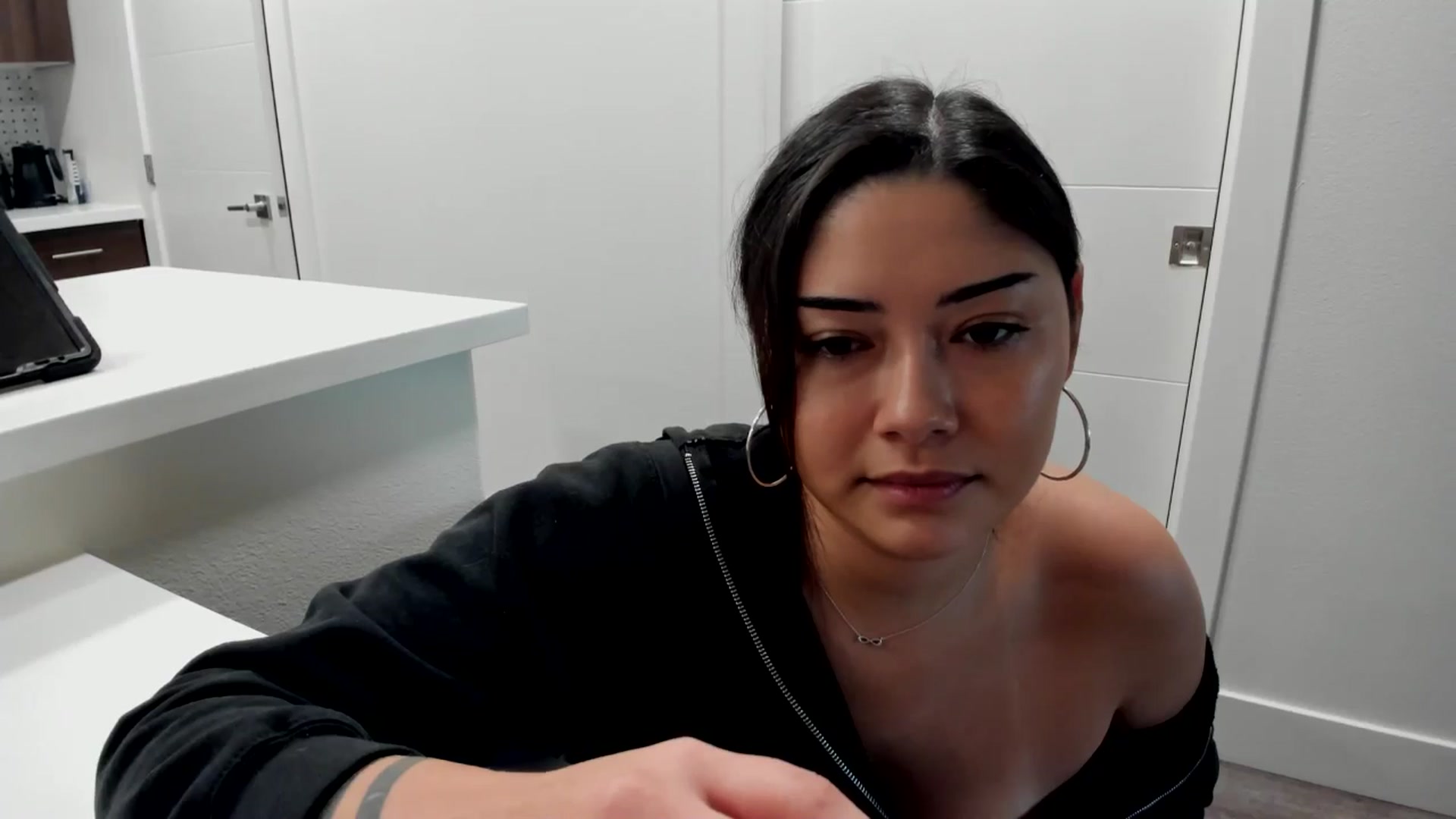 Gallery image thumbnail from YourGoddessLu's myfreecams stream on, 11/20/2025, 01:37 image 7 of 20