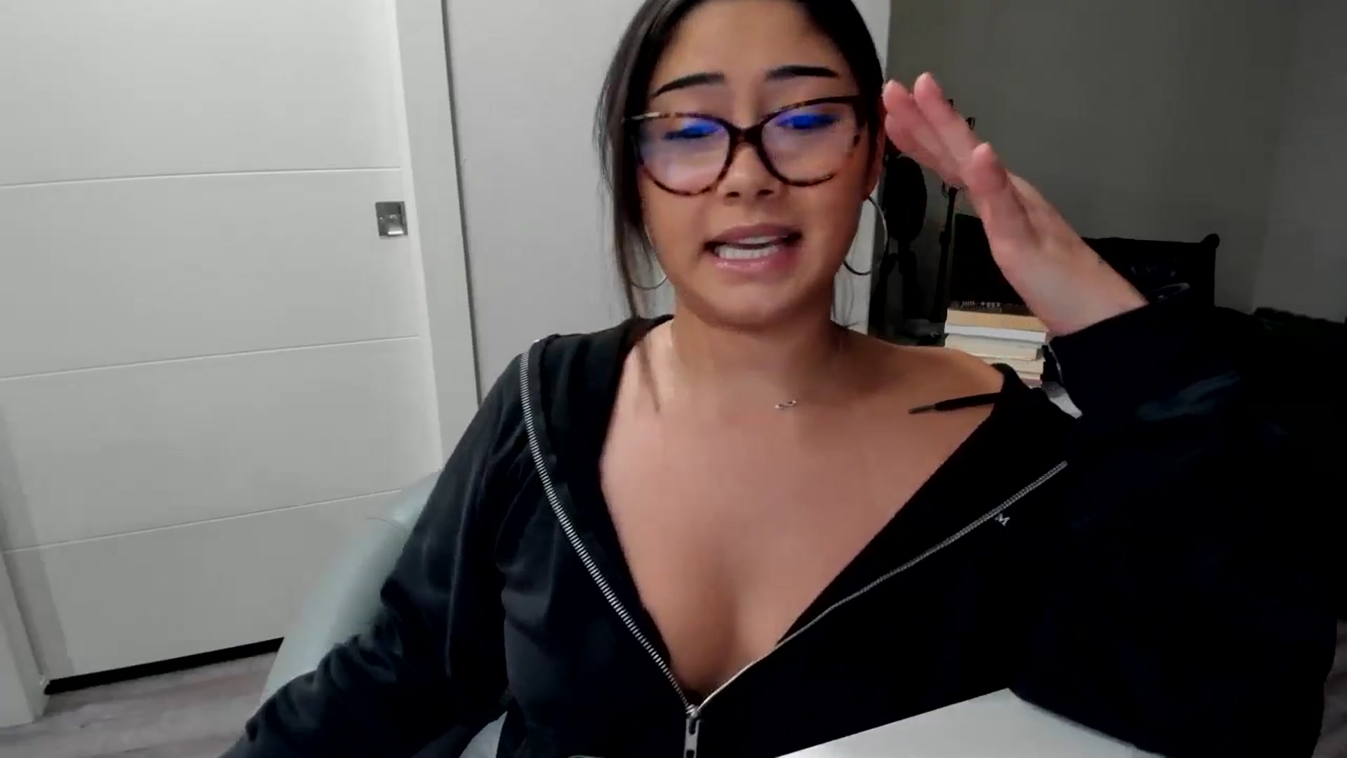 Gallery image thumbnail from YourGoddessLu's myfreecams stream on, 11/20/2025, 01:37 image 15 of 20