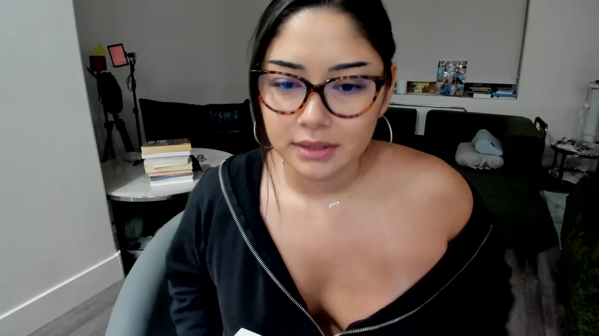 Gallery image thumbnail from YourGoddessLu's myfreecams stream on, 11/20/2025, 01:37 image 19 of 20