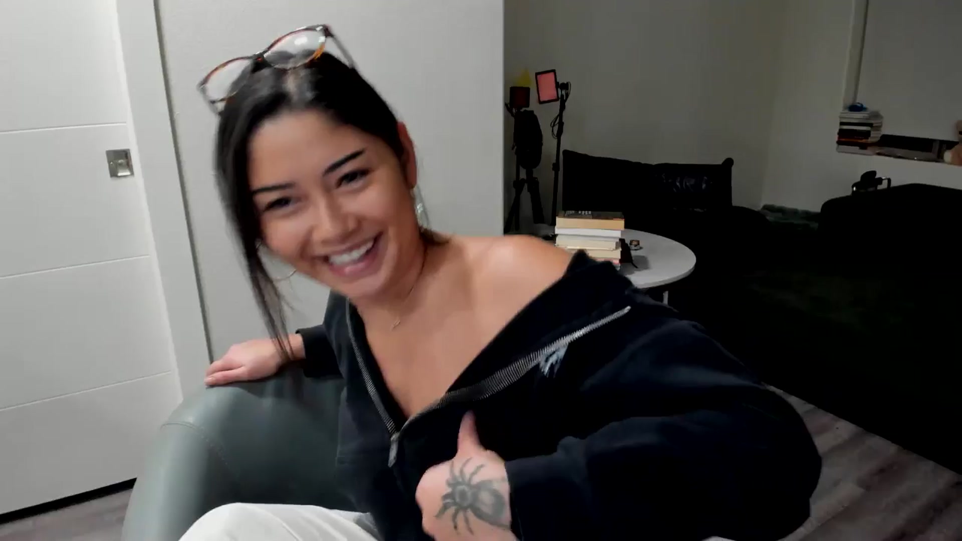 Gallery image thumbnail from YourGoddessLu's myfreecams stream on, 11/20/2025, 01:37 image 16 of 20