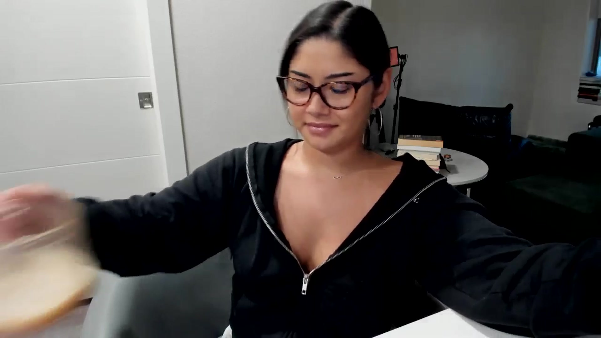 Gallery image thumbnail from YourGoddessLu's myfreecams stream on, 11/20/2025, 01:37 image 9 of 20