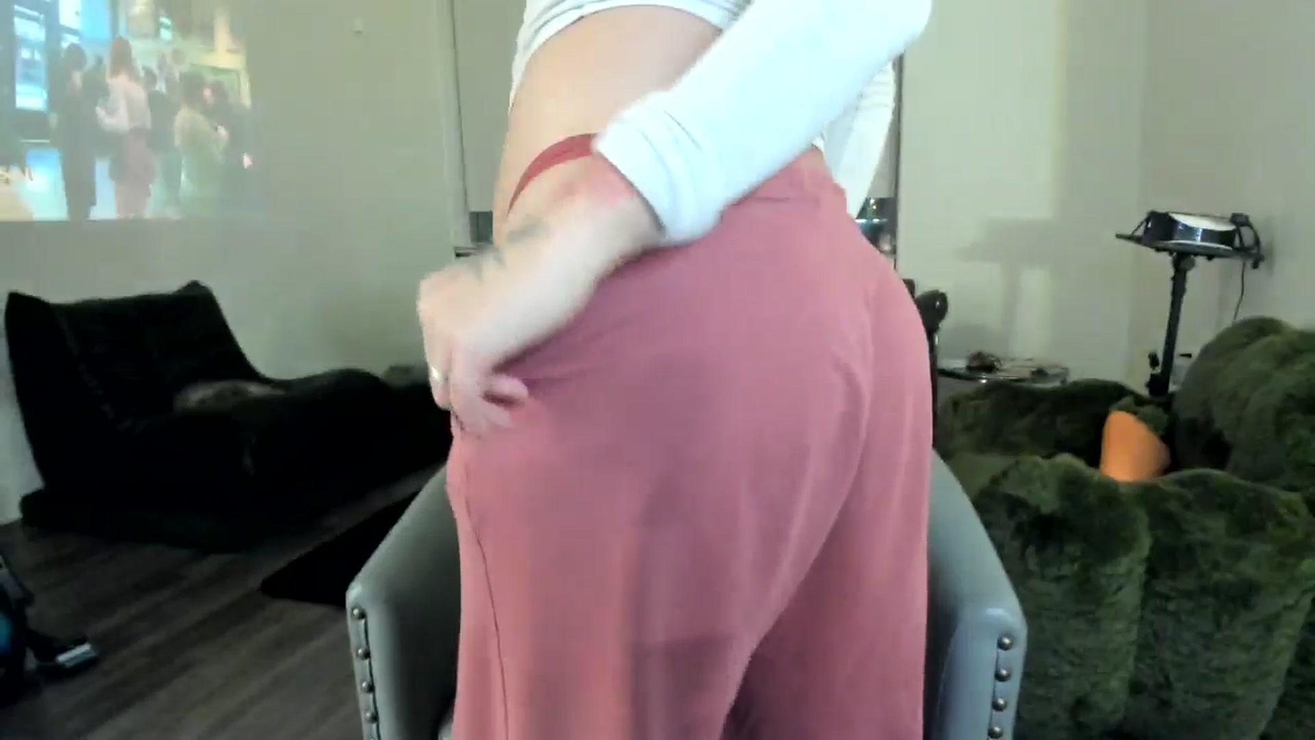 Gallery image thumbnail from YourGoddessLu's myfreecams stream on, 11/23/2025, 05:03 image 7 of 20