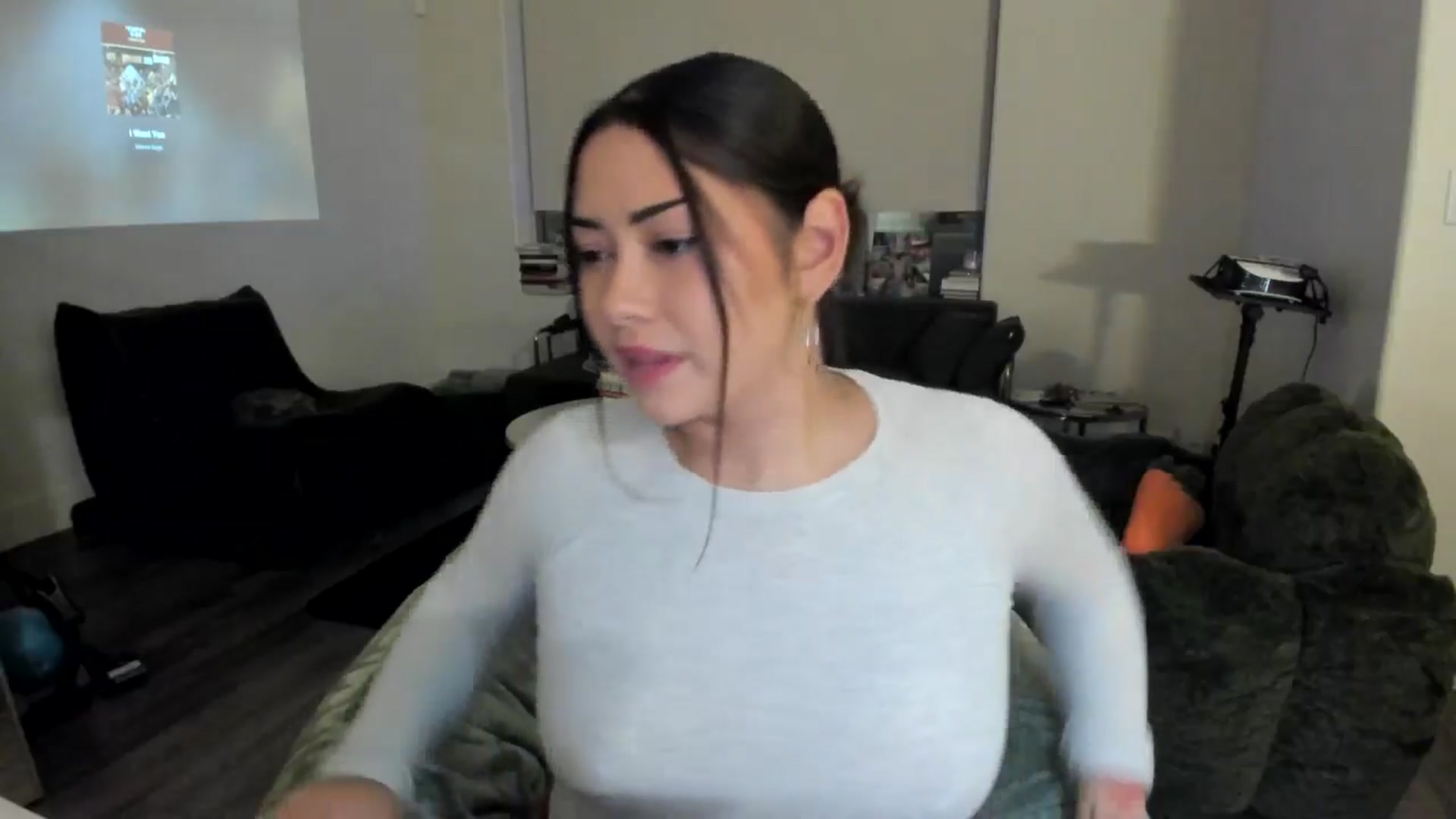 Gallery image thumbnail from YourGoddessLu's myfreecams stream on, 11/23/2025, 05:03 image 17 of 20