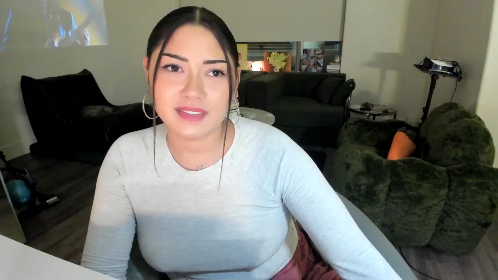Gallery image thumbnail from YourGoddessLu's myfreecams stream on, 11/23/2025, 05:03 image 20 of 20