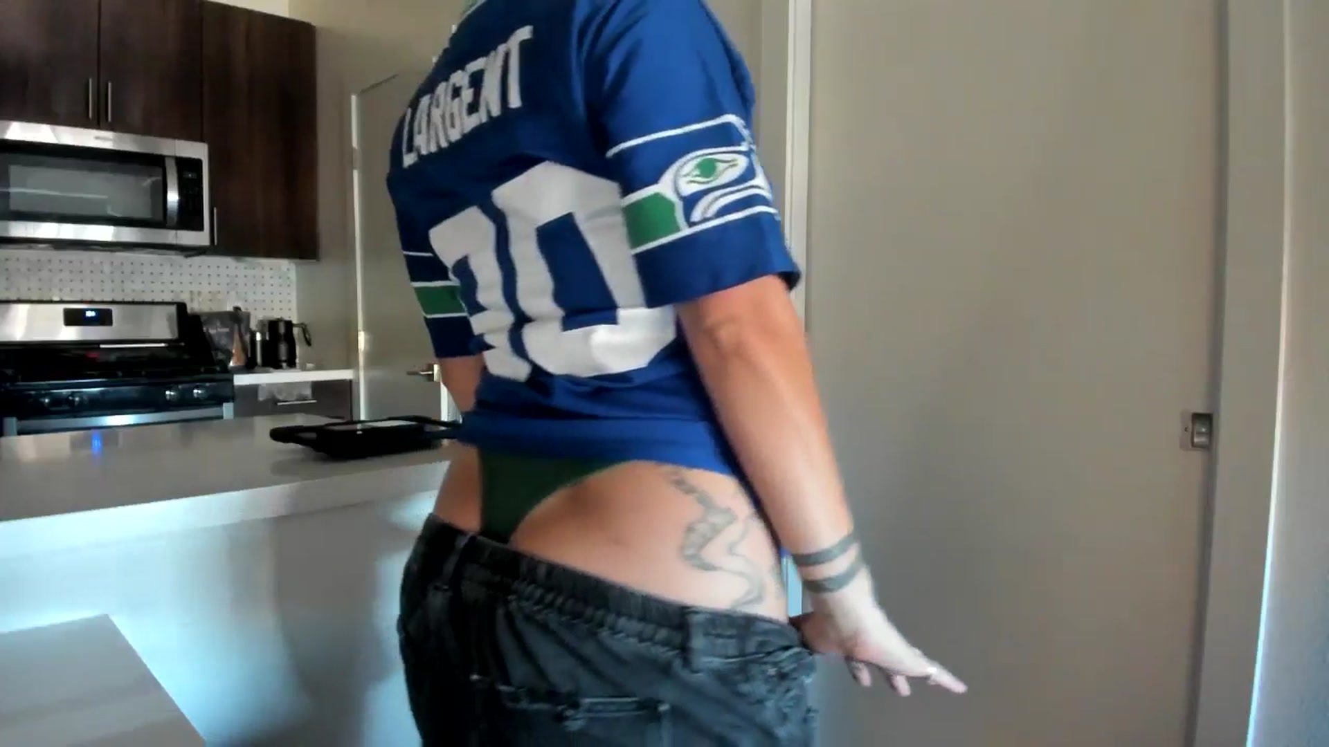 Gallery image thumbnail from YourGoddessLu's myfreecams stream on, 11/23/2025, 22:35 image 14 of 20