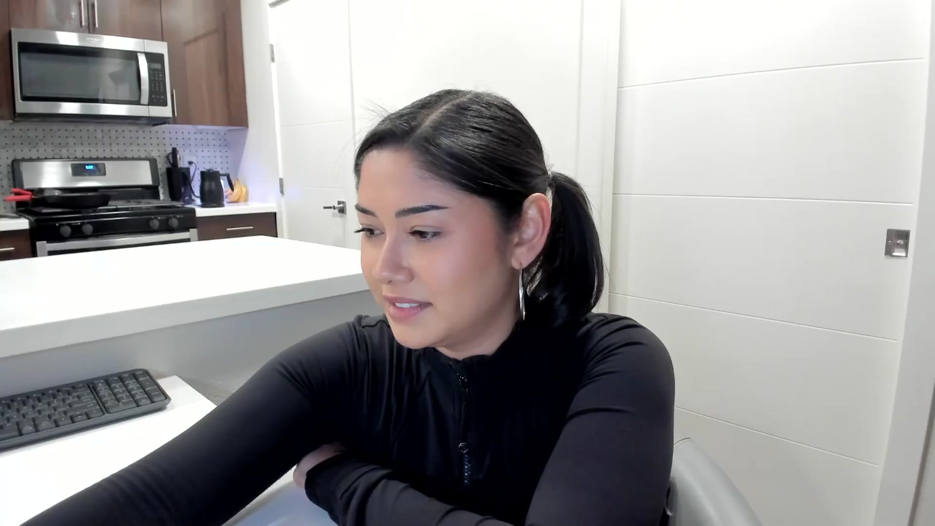 Gallery image thumbnail from YourGoddessLu's myfreecams stream on, 11/26/2025, 01:40 image 19 of 20