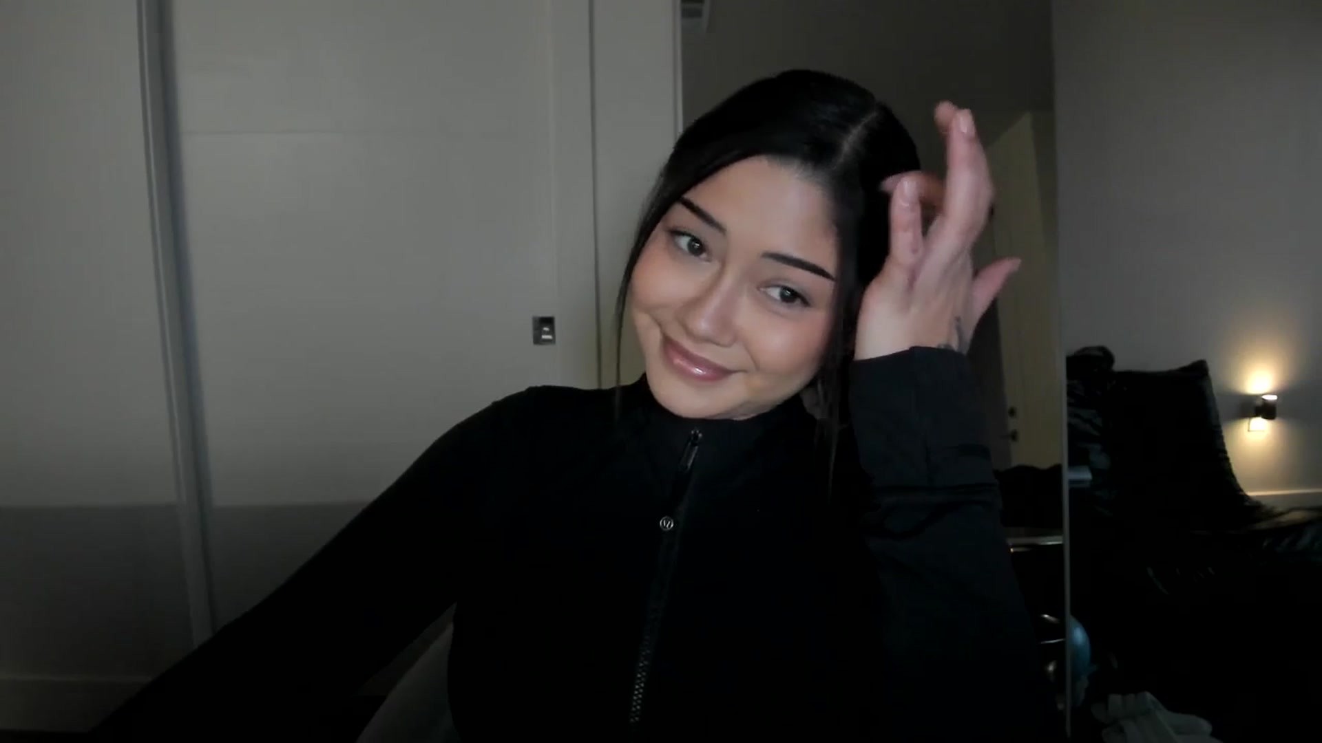 Gallery image thumbnail from YourGoddessLu's myfreecams stream on, 11/26/2025, 01:40 image 9 of 20