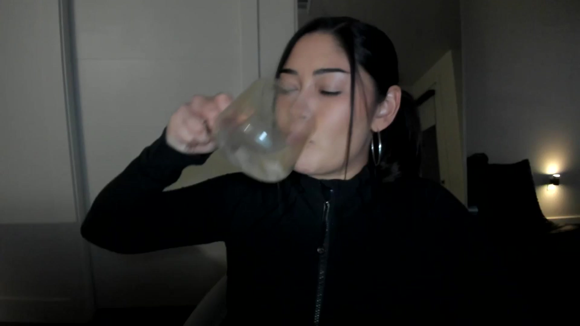 Gallery image thumbnail from YourGoddessLu's myfreecams stream on, 11/26/2025, 01:40 image 10 of 20