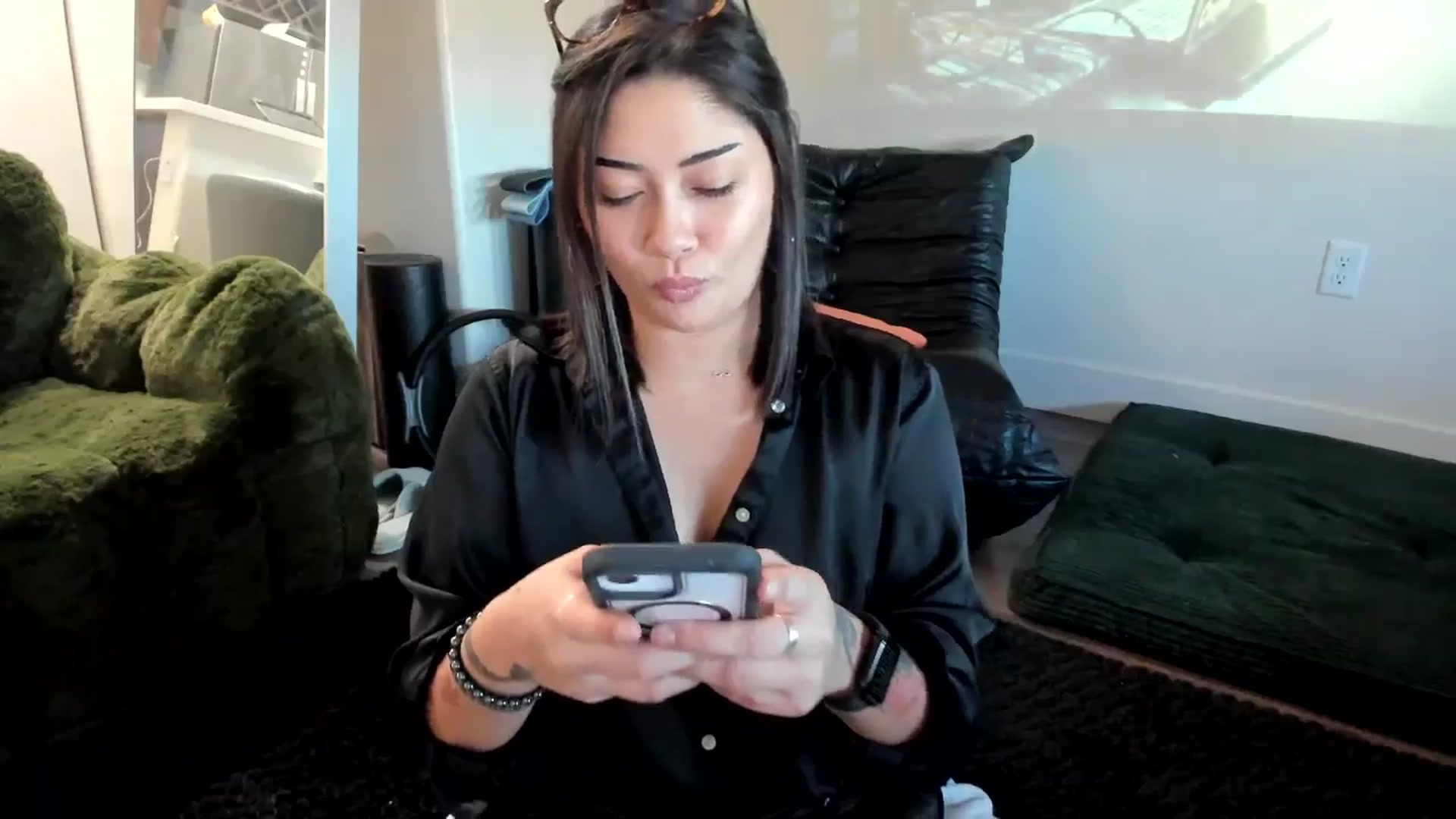 Gallery image thumbnail from YourGoddessLu's myfreecams stream on, 11/26/2025, 23:22 image 13 of 20