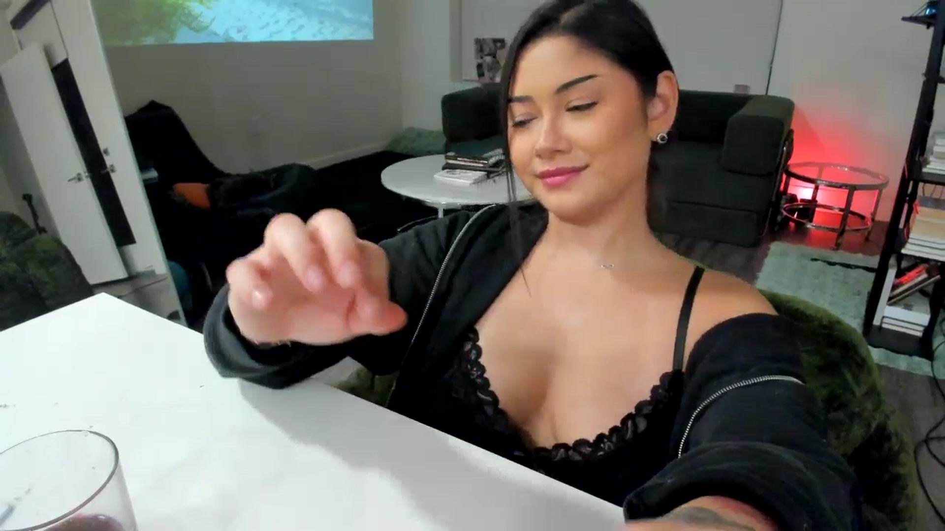 Gallery image thumbnail from YourGoddessLu's myfreecams stream on, 11/28/2025, 07:34 image 3 of 20