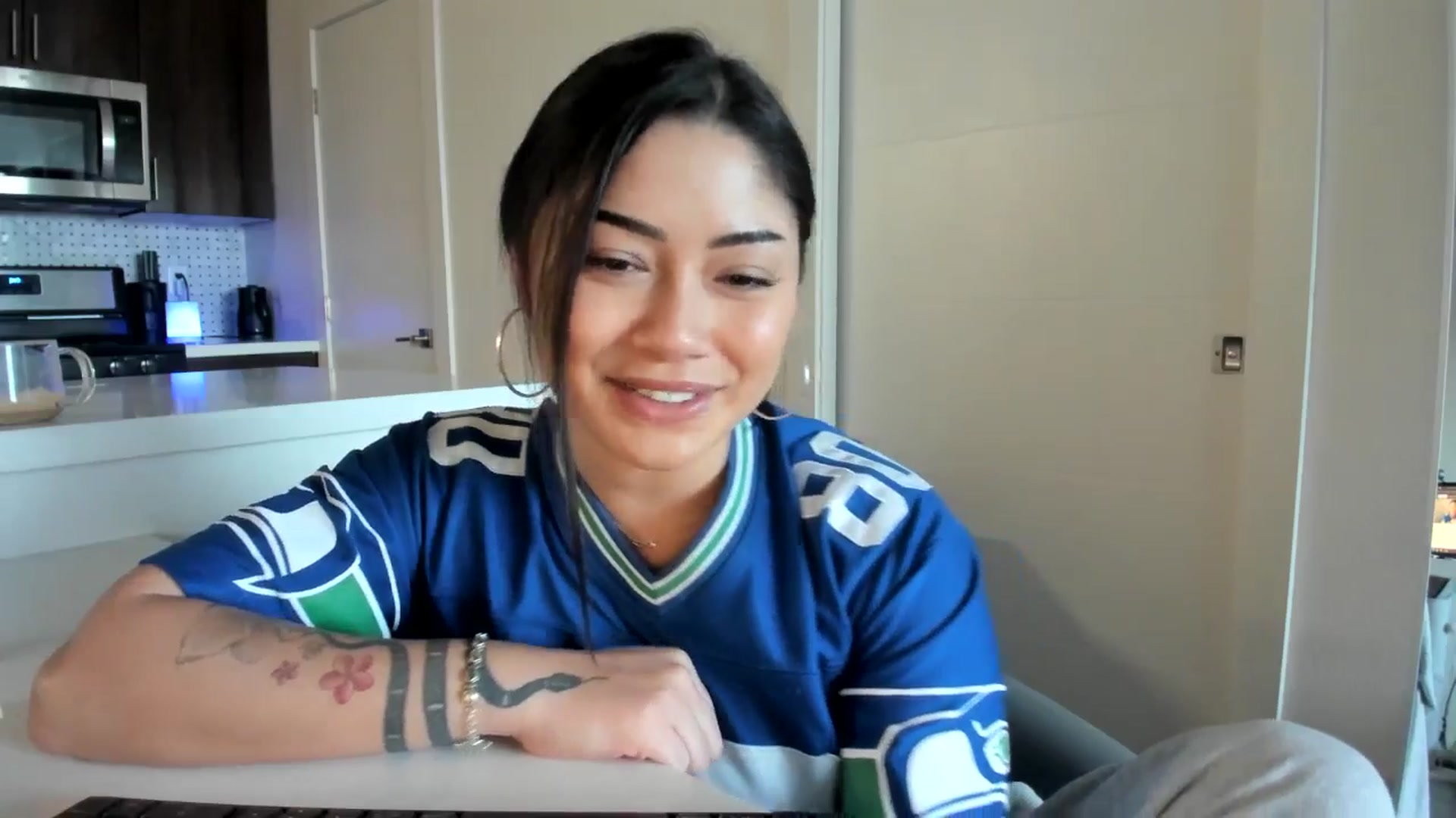 Gallery image thumbnail from YourGoddessLu's myfreecams stream on, 12/01/2025, 24:53 image 9 of 20
