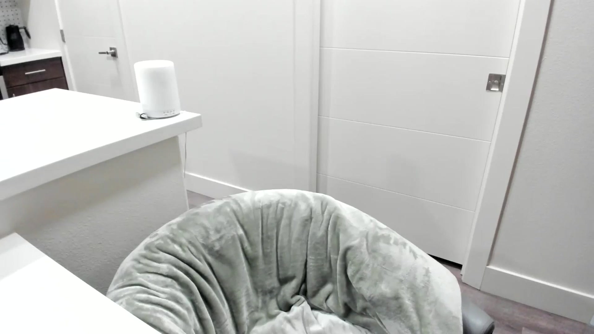 Gallery image thumbnail from YourGoddessLu's myfreecams stream on, 12/12/2025, 01:01 image 16 of 20