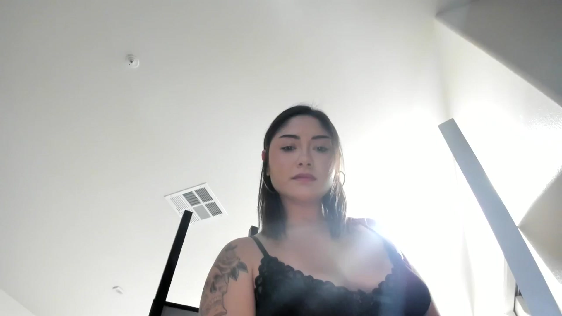 Gallery image thumbnail from YourGoddessLu's myfreecams stream on, 12/12/2025, 01:01 image 12 of 20