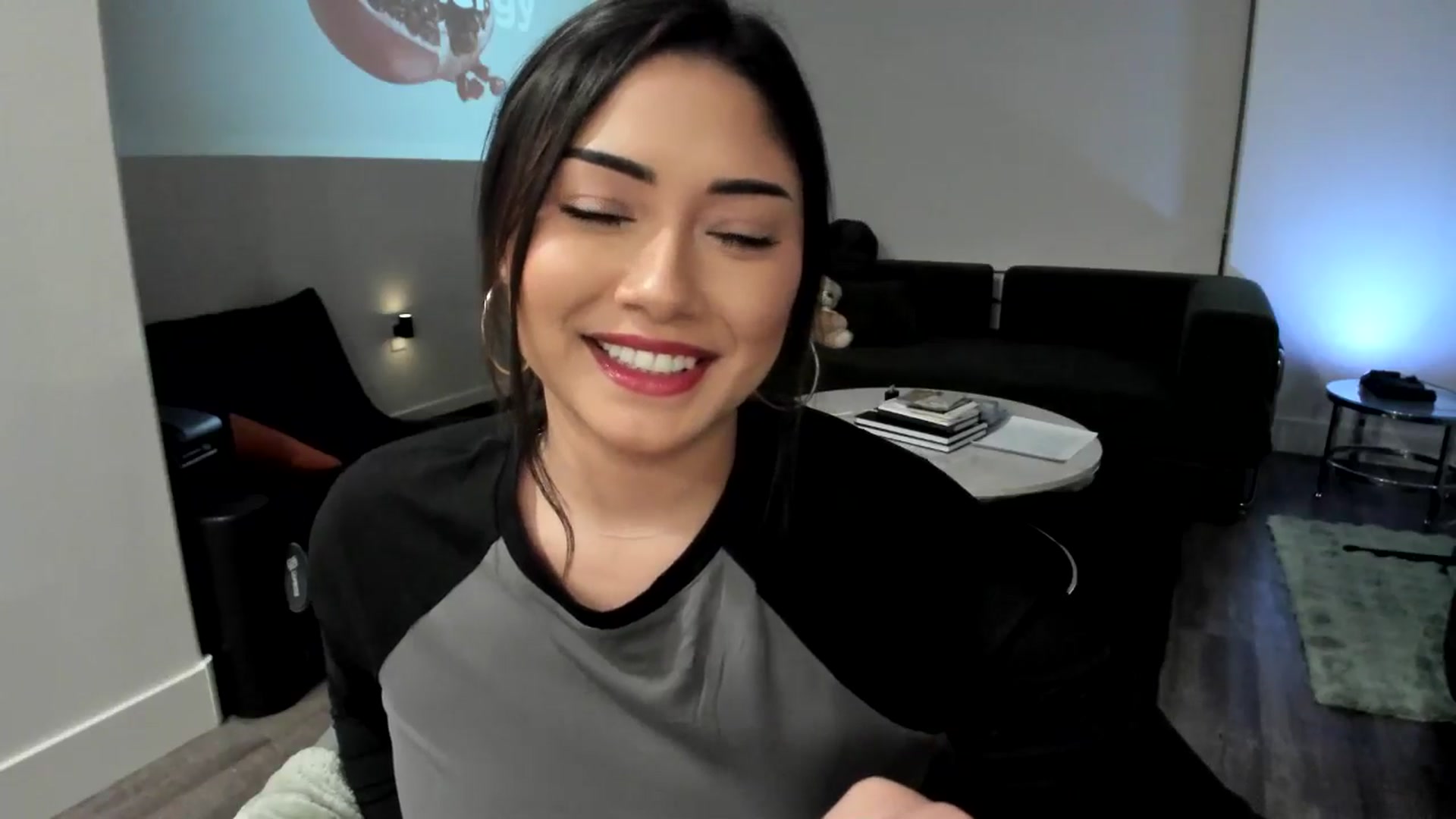 Gallery image thumbnail from YourGoddessLu's myfreecams stream on, 12/12/2025, 06:22 image 15 of 20