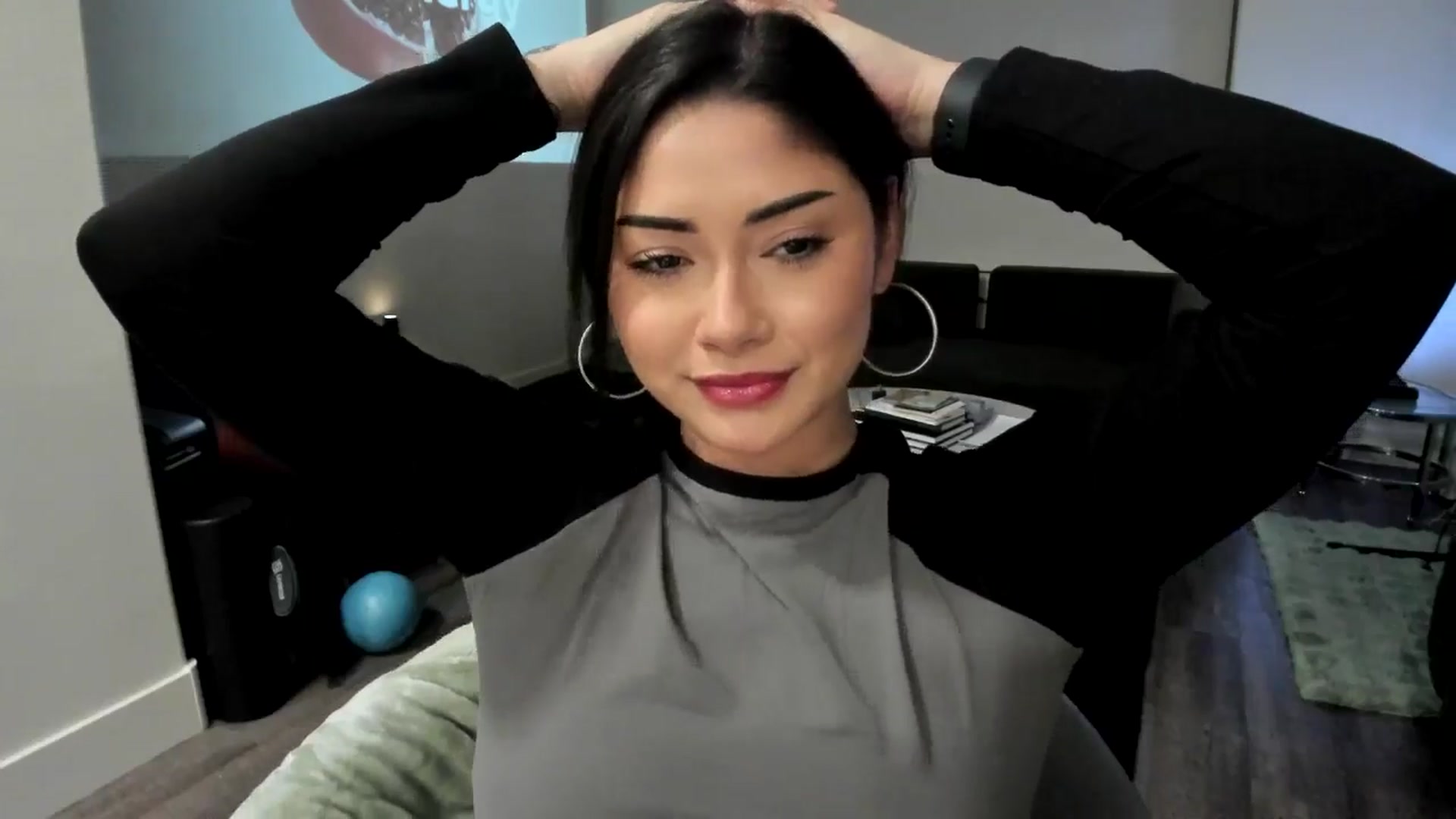 Gallery image thumbnail from YourGoddessLu's myfreecams stream on, 12/12/2025, 06:22 image 14 of 20