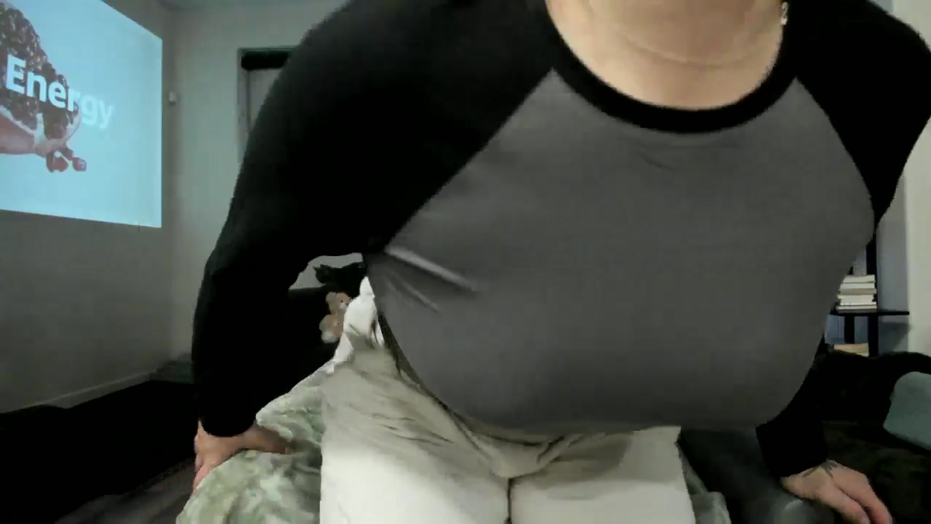 Gallery image thumbnail from YourGoddessLu's myfreecams stream on, 12/12/2025, 06:22 image 11 of 20