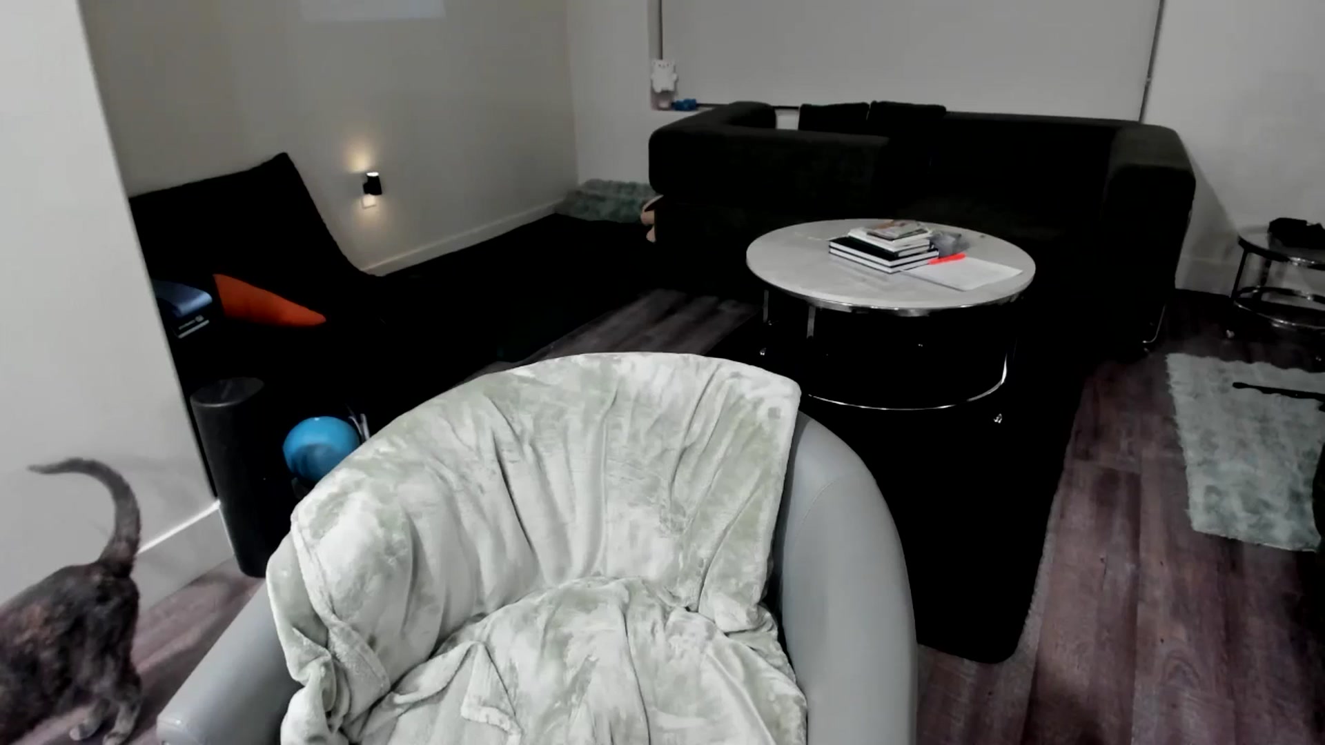 Gallery image thumbnail from YourGoddessLu's myfreecams stream on, 12/13/2025, 04:33 image 16 of 20