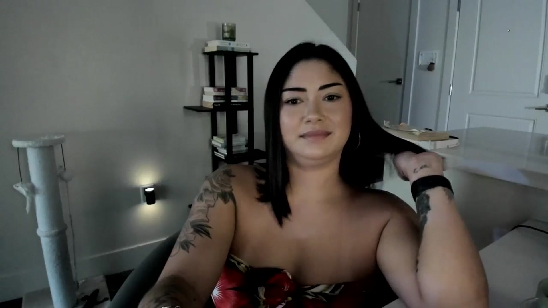 Gallery image thumbnail from YourGoddessLu's myfreecams stream on, 12/16/2025, 02:18 image 5 of 20