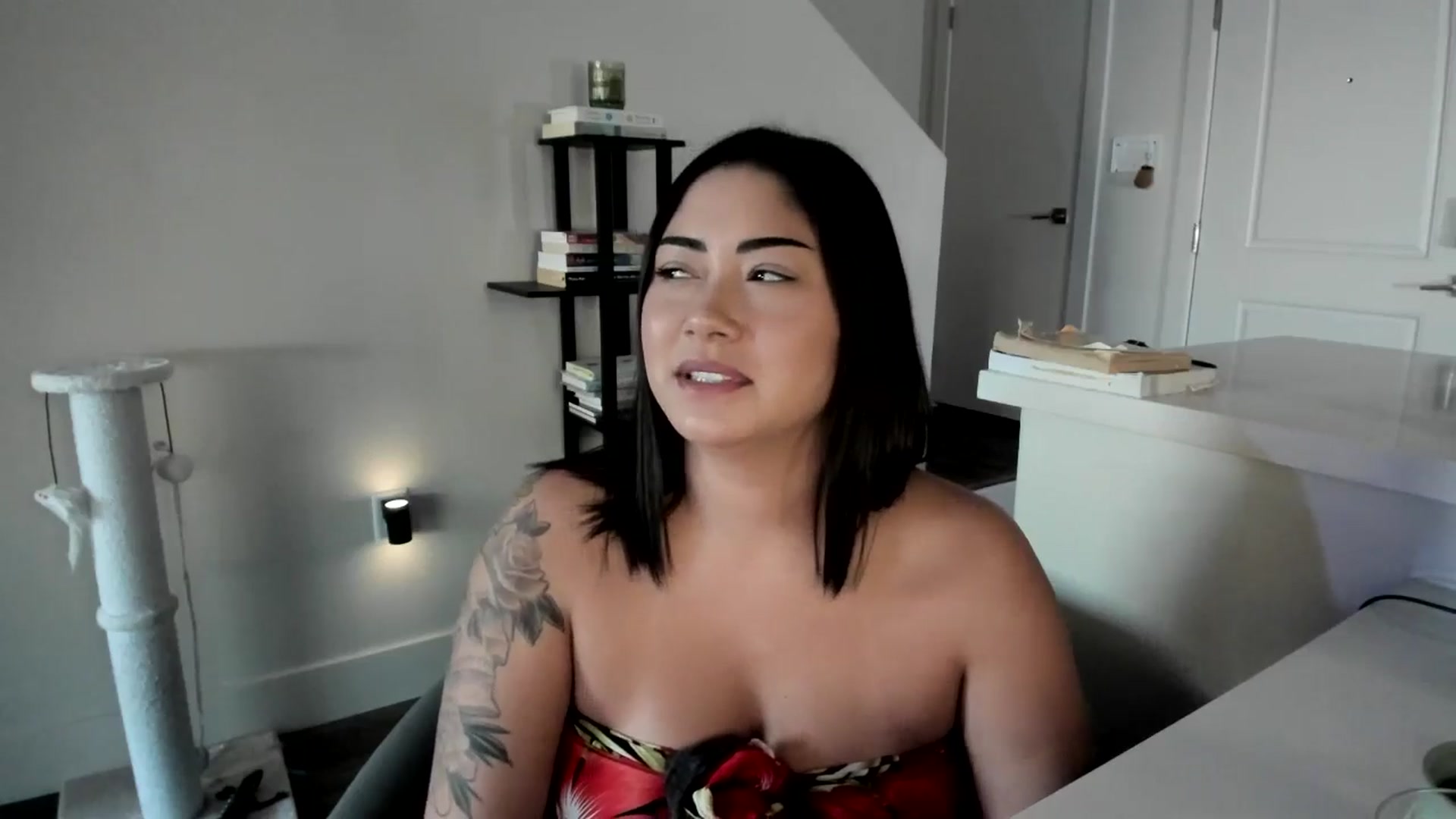 Gallery image thumbnail from YourGoddessLu's myfreecams stream on, 12/16/2025, 02:18 image 4 of 20