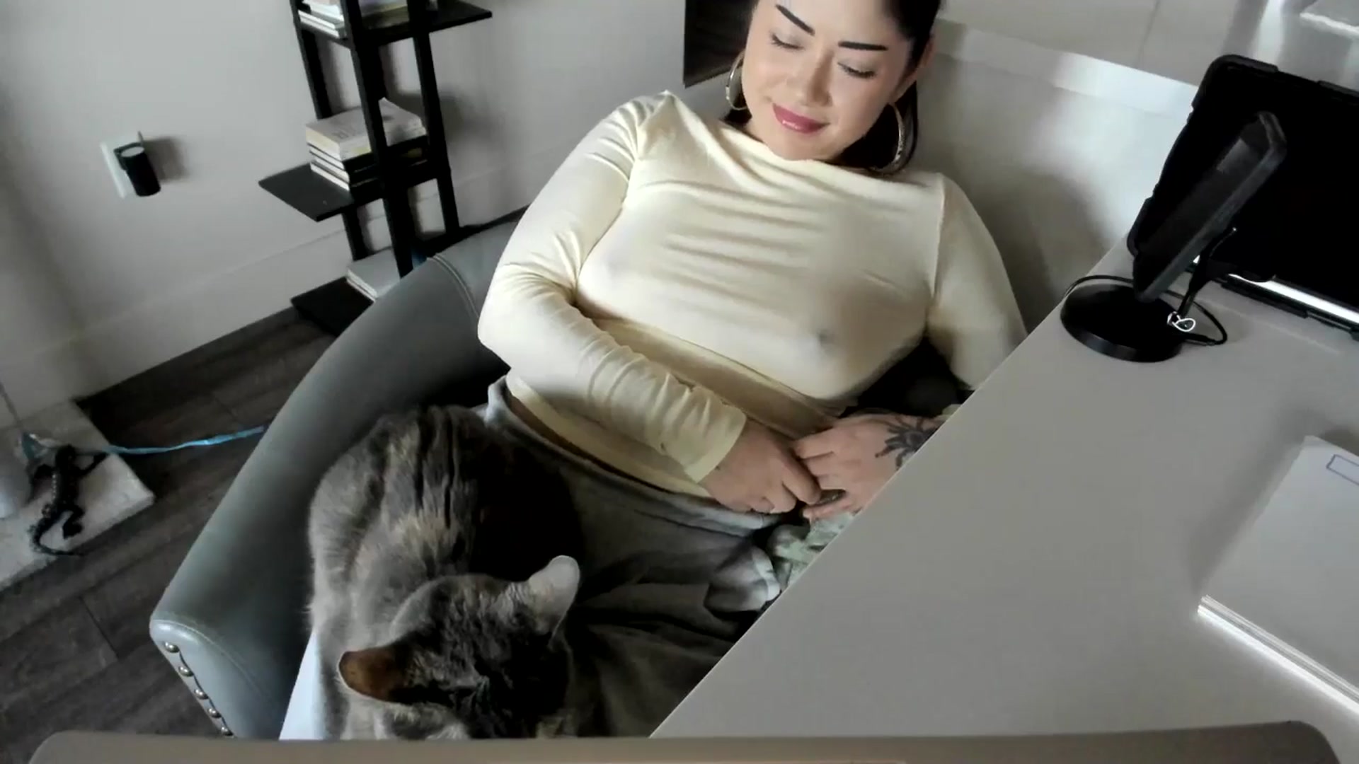 Gallery image thumbnail from YourGoddessLu's myfreecams stream on, 12/16/2025, 23:22 image 20 of 20