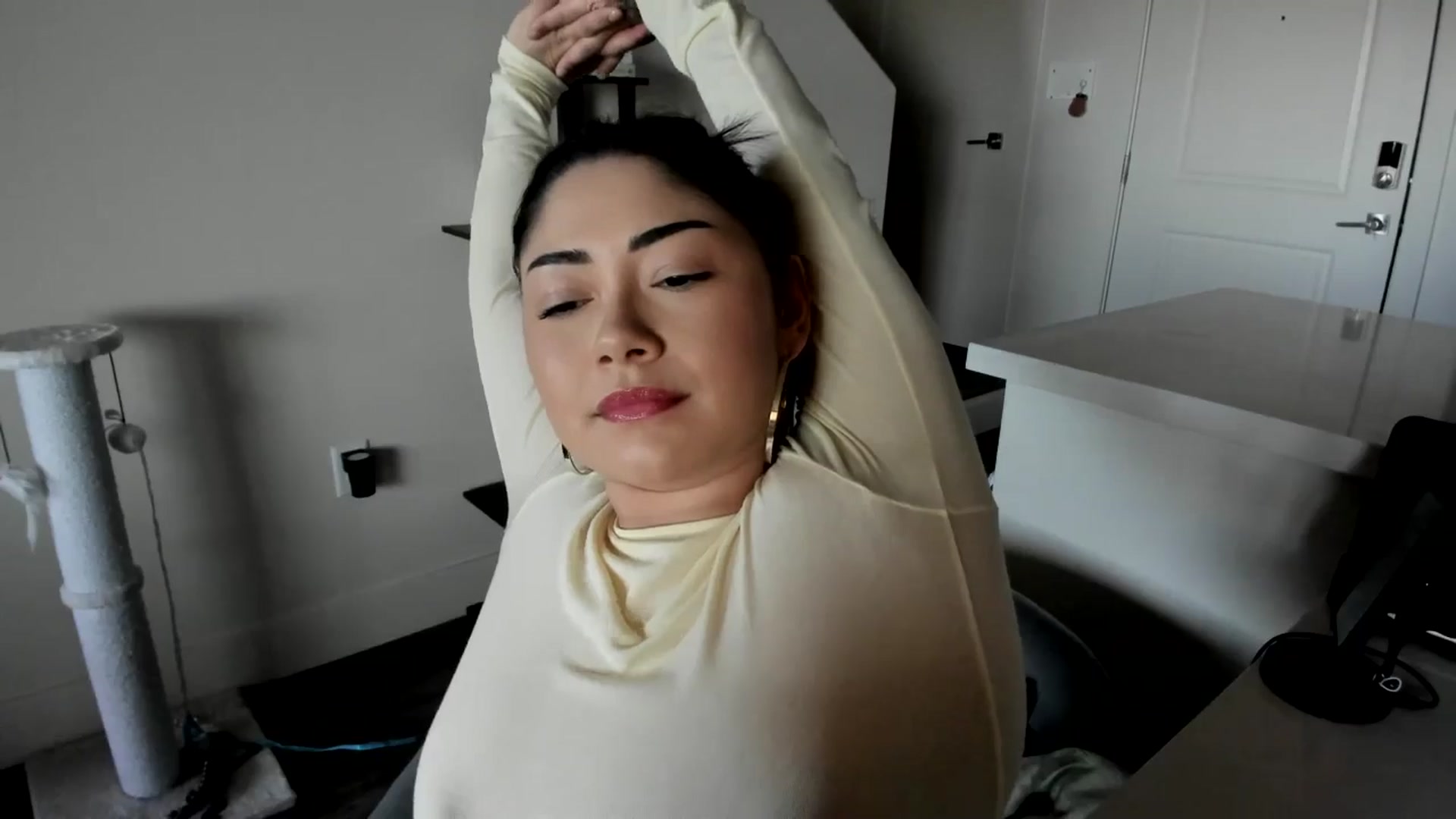 Gallery image thumbnail from YourGoddessLu's myfreecams stream on, 12/16/2025, 23:22 image 16 of 20
