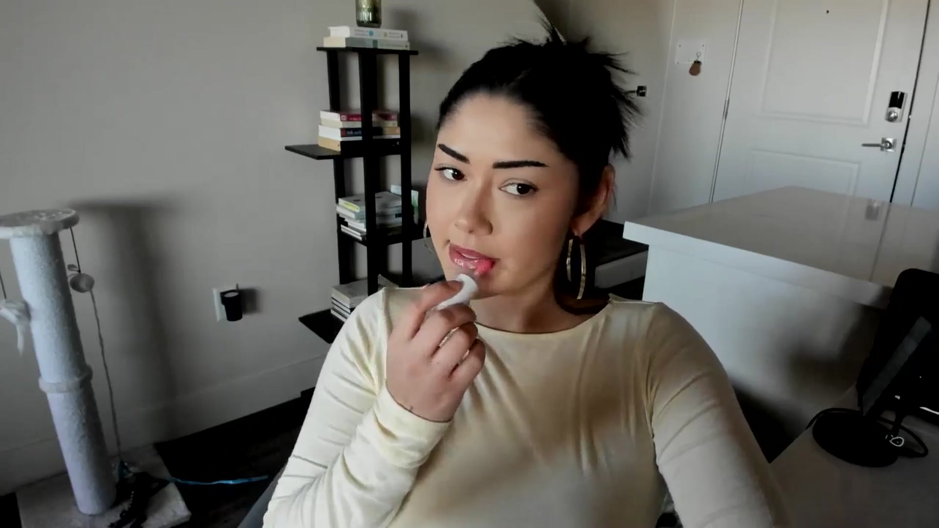 Gallery image thumbnail from YourGoddessLu's myfreecams stream on, 12/16/2025, 23:22 image 8 of 20