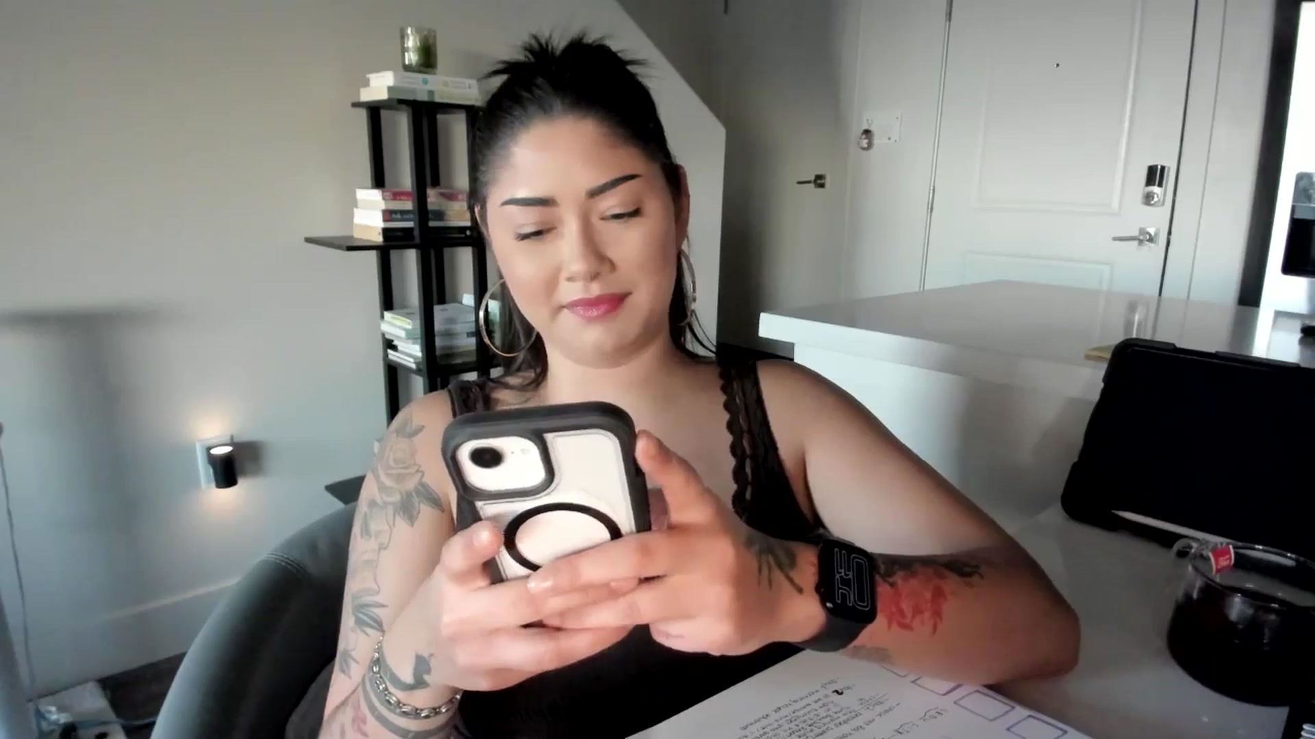 Gallery image thumbnail from YourGoddessLu's myfreecams stream on, 12/18/2025, 24:18 image 19 of 20