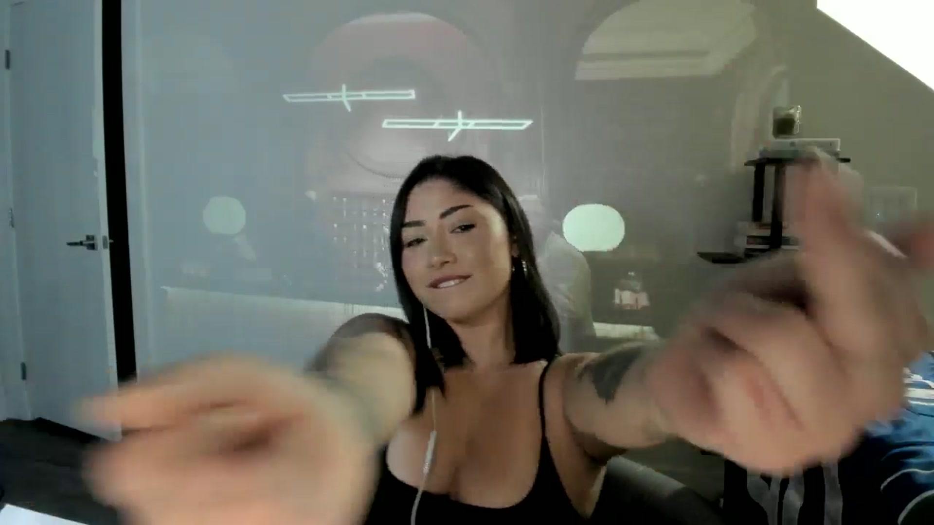 Gallery image thumbnail from YourGoddessLu's myfreecams stream on, 12/19/2025, 02:32 image 18 of 20