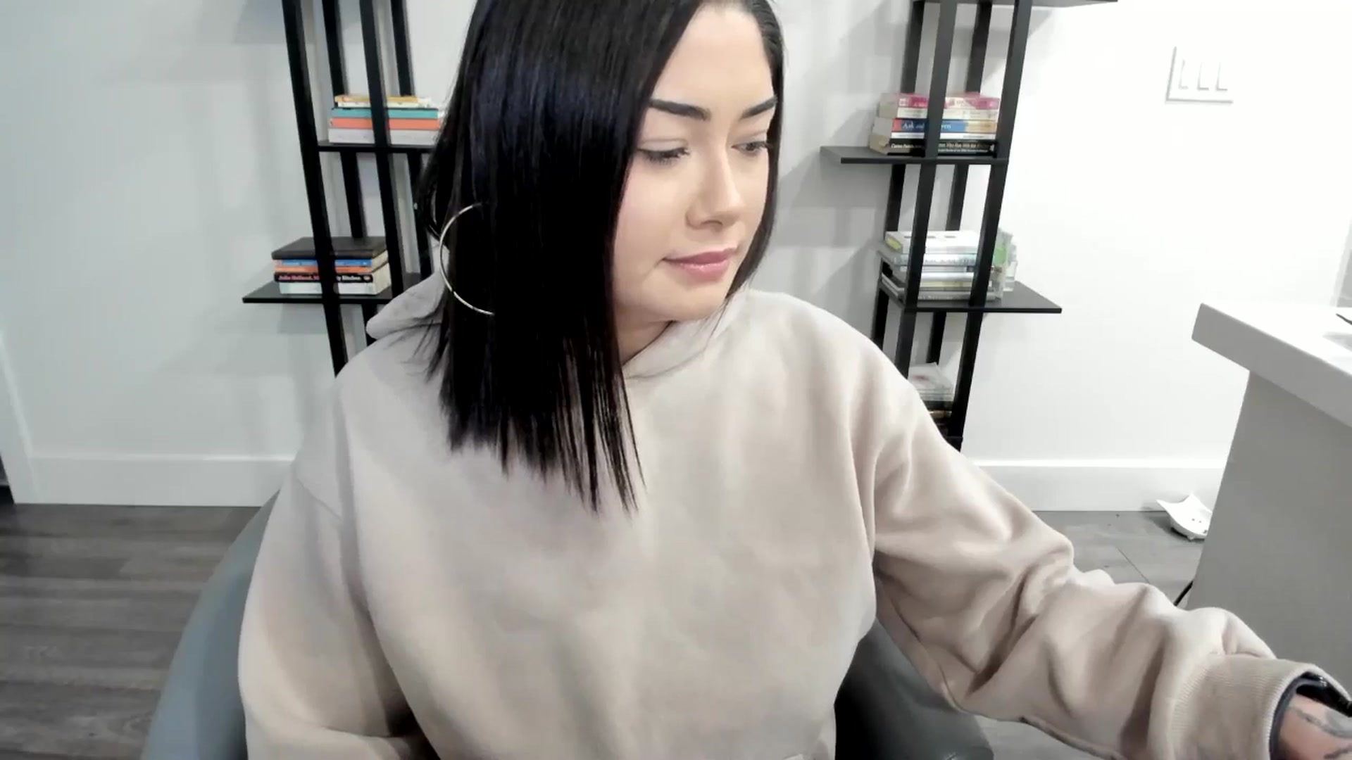 Gallery image thumbnail from YourGoddessLu's myfreecams stream on, 12/20/2025, 02:15 image 20 of 20