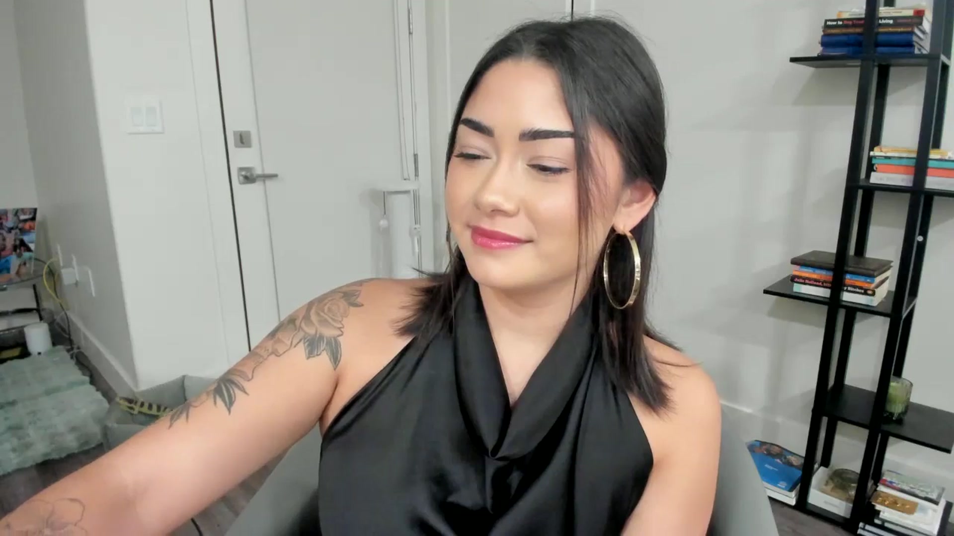 Gallery image thumbnail from YourGoddessLu's myfreecams stream on, 12/24/2025, 02:27 image 15 of 20