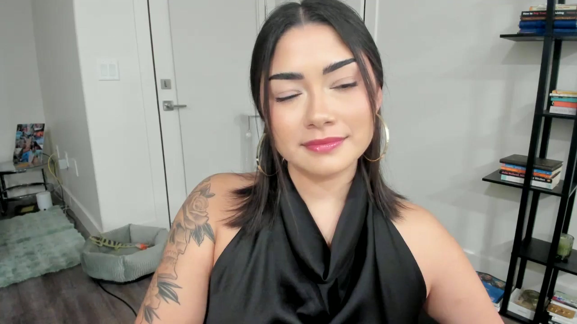 Gallery image thumbnail from YourGoddessLu's myfreecams stream on, 12/24/2025, 02:27 image 12 of 20