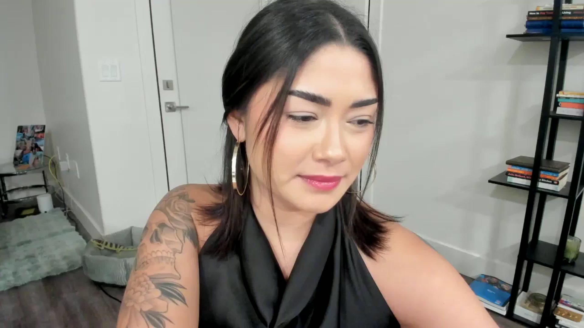 Gallery image thumbnail from YourGoddessLu's myfreecams stream on, 12/24/2025, 02:27 image 11 of 20