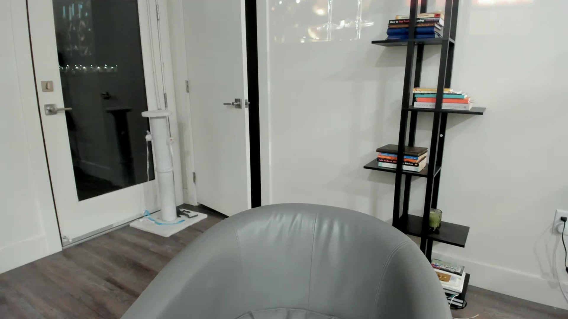 Gallery image thumbnail from YourGoddessLu's myfreecams stream on, 12/26/2025, 01:40 image 16 of 20