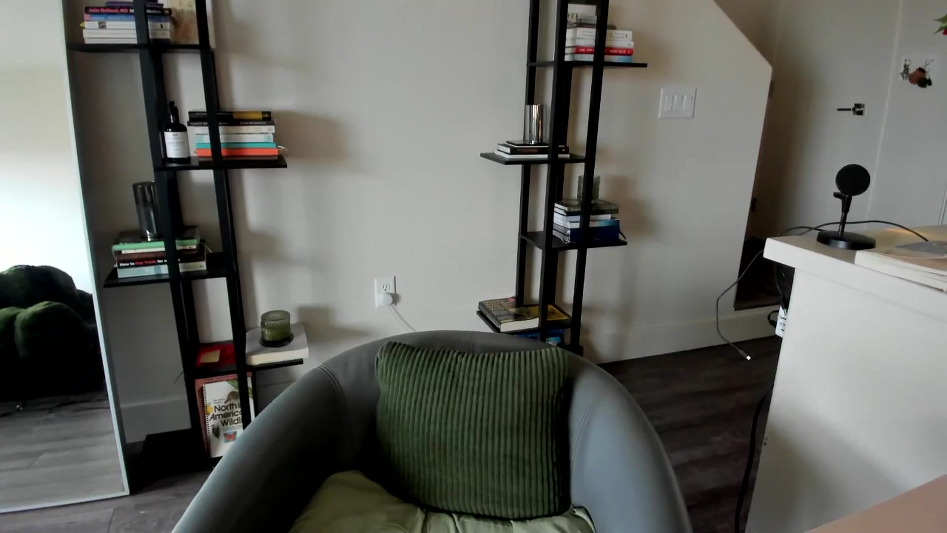 Gallery image thumbnail from YourGoddessLu's myfreecams stream on, 02/13/2026, 24:00 image 17 of 20
