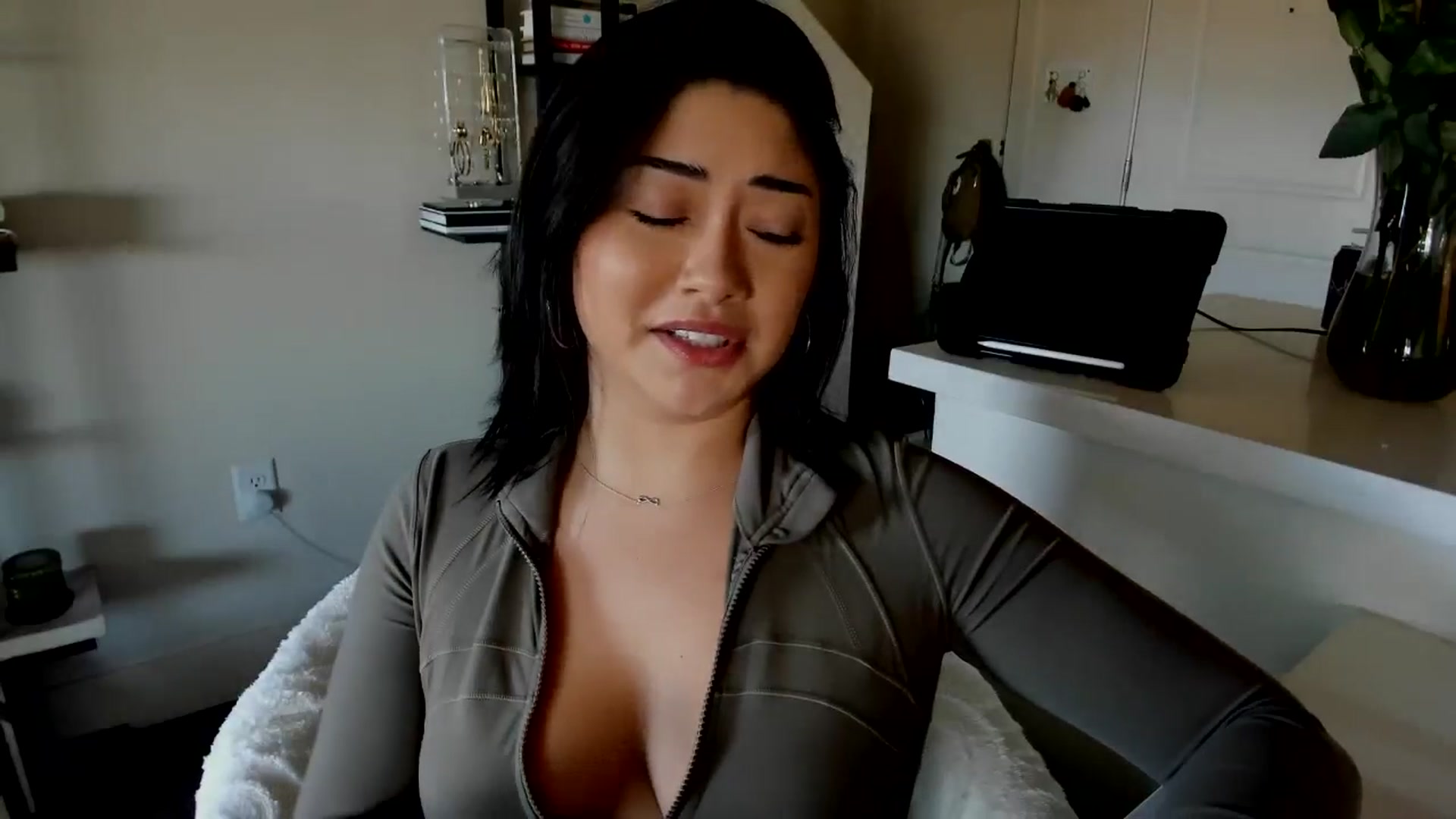 Gallery image thumbnail from YourGoddessLu's myfreecams stream on, 02/17/2026, 19:37 image 11 of 20