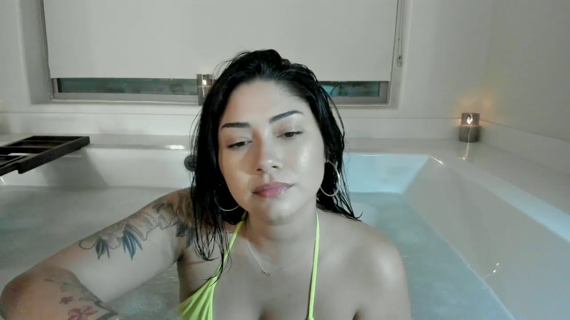 Gallery image thumbnail from YourGoddessLu's myfreecams stream on, 02/18/2026, 05:36 image 9 of 20