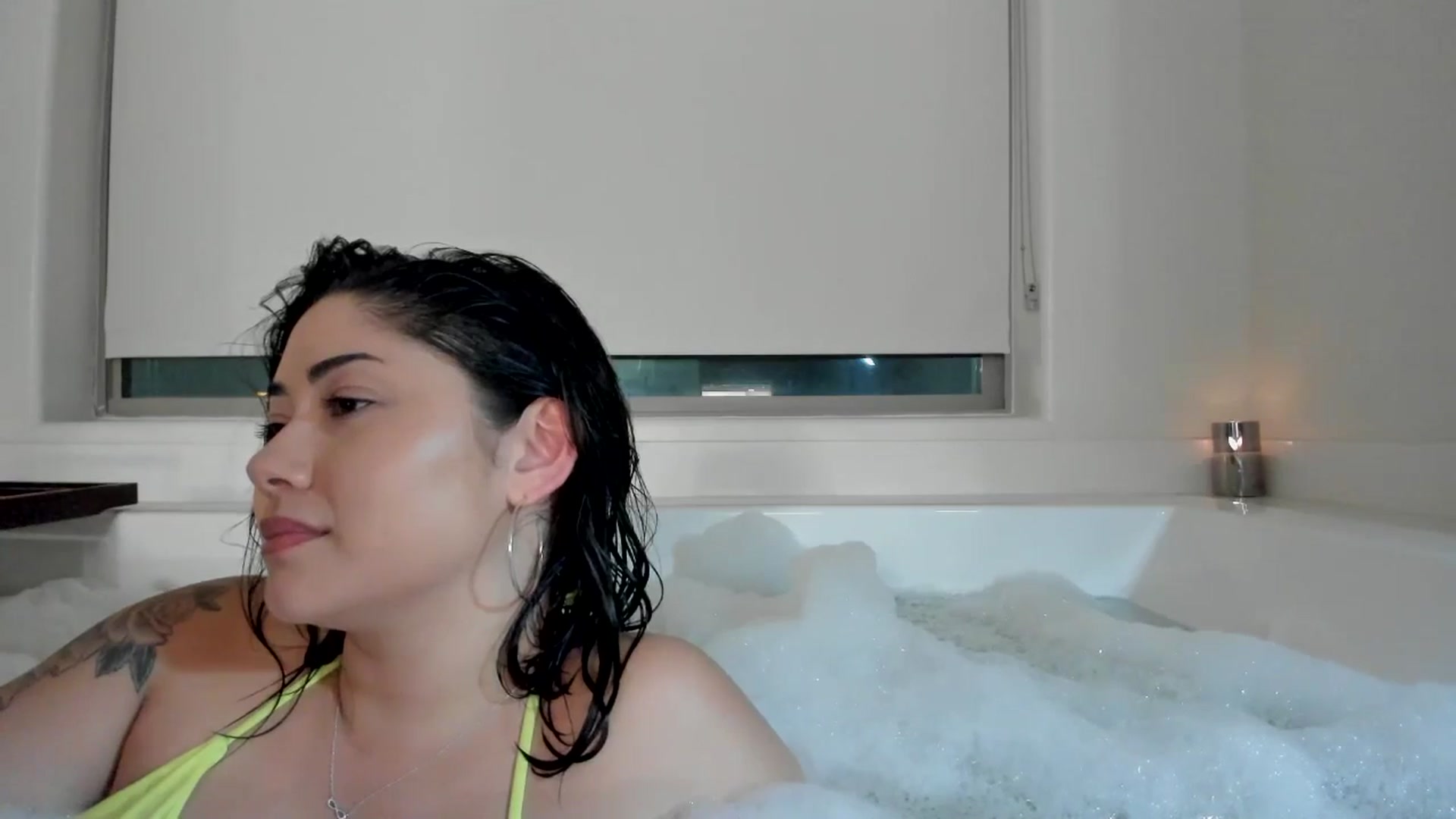 Gallery image thumbnail from YourGoddessLu's myfreecams stream on, 02/18/2026, 05:36 image 18 of 20