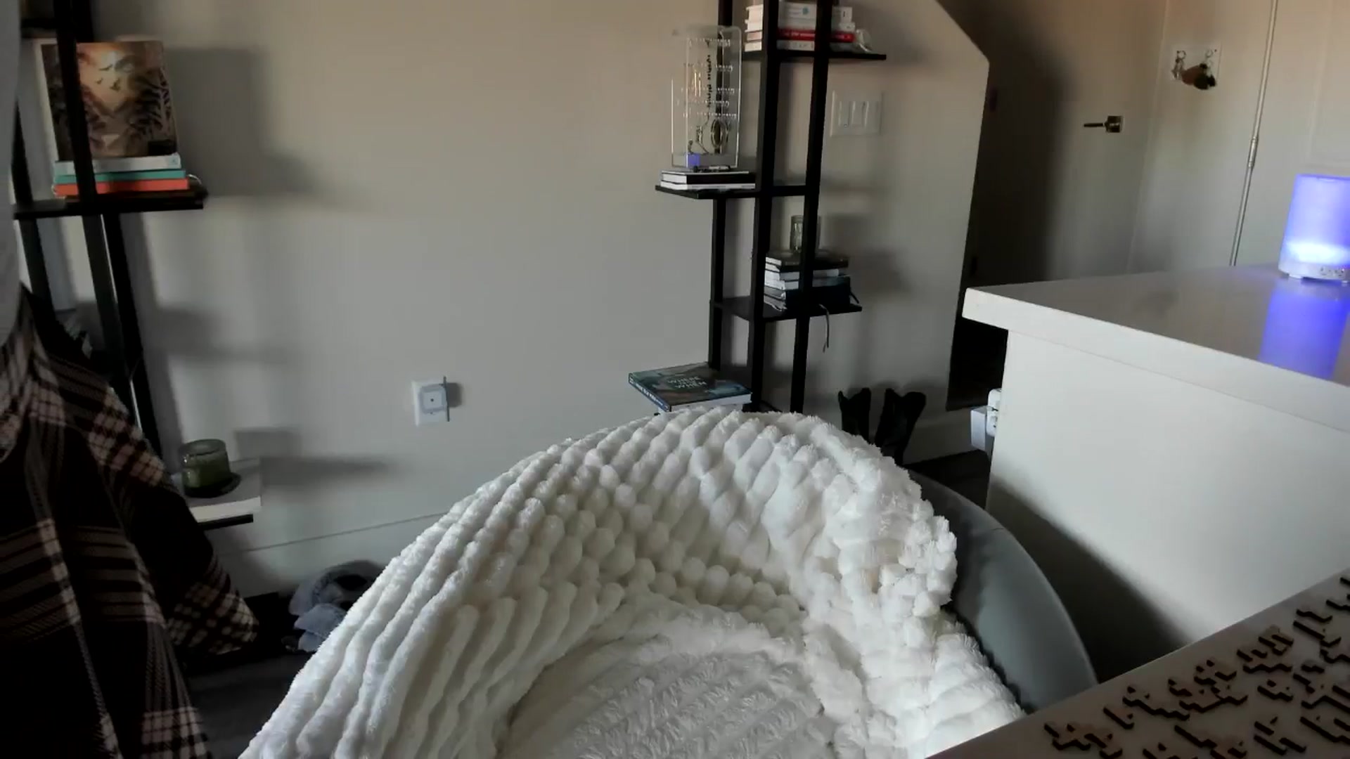 Gallery image thumbnail from YourGoddessLu's myfreecams stream on, 03/03/2026, 24:48 image 19 of 20